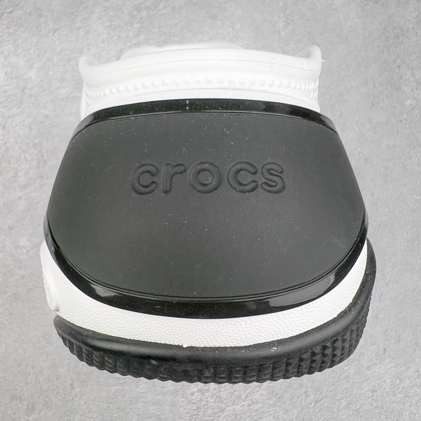 图片[8]-＃DG莞产 Crocs Bubble Crush Reflector 卡骆驰贝壳泡芙休闲沙滩洞洞鞋拖鞋凉鞋鞋 透明防水袋包装 注意配件需单独购买 超轻Croslite专利材料打造 鞋面更加耐用易清洗 该鞋款轻盈舒适 2002年 经典克骆格诞生 秉承外形简单 穿着舒适的初衷 不断为消费者带来舒适的穿着体验 穿出“趣”味 鞋面洞洞可搭彰显个性的智必星 一鞋两穿 可调节式后跟带增添鞋身的稳固性能 放前面变成愜意舒适的凉拖 放后面行走跑跳更加稳妥 Croslite ™材料 封闭式细胞树脂 能够在体温作用下自动变形以适应脚部形状 涉水性优秀的同时易于清洁 抓地力强 不易打滑 Crocs的核心理念：轻便 灵活 全方位的舒适感 同步官方尺码：M4（36-37） M5（37-38）M6（38-39）M7（39-40）-选品中心