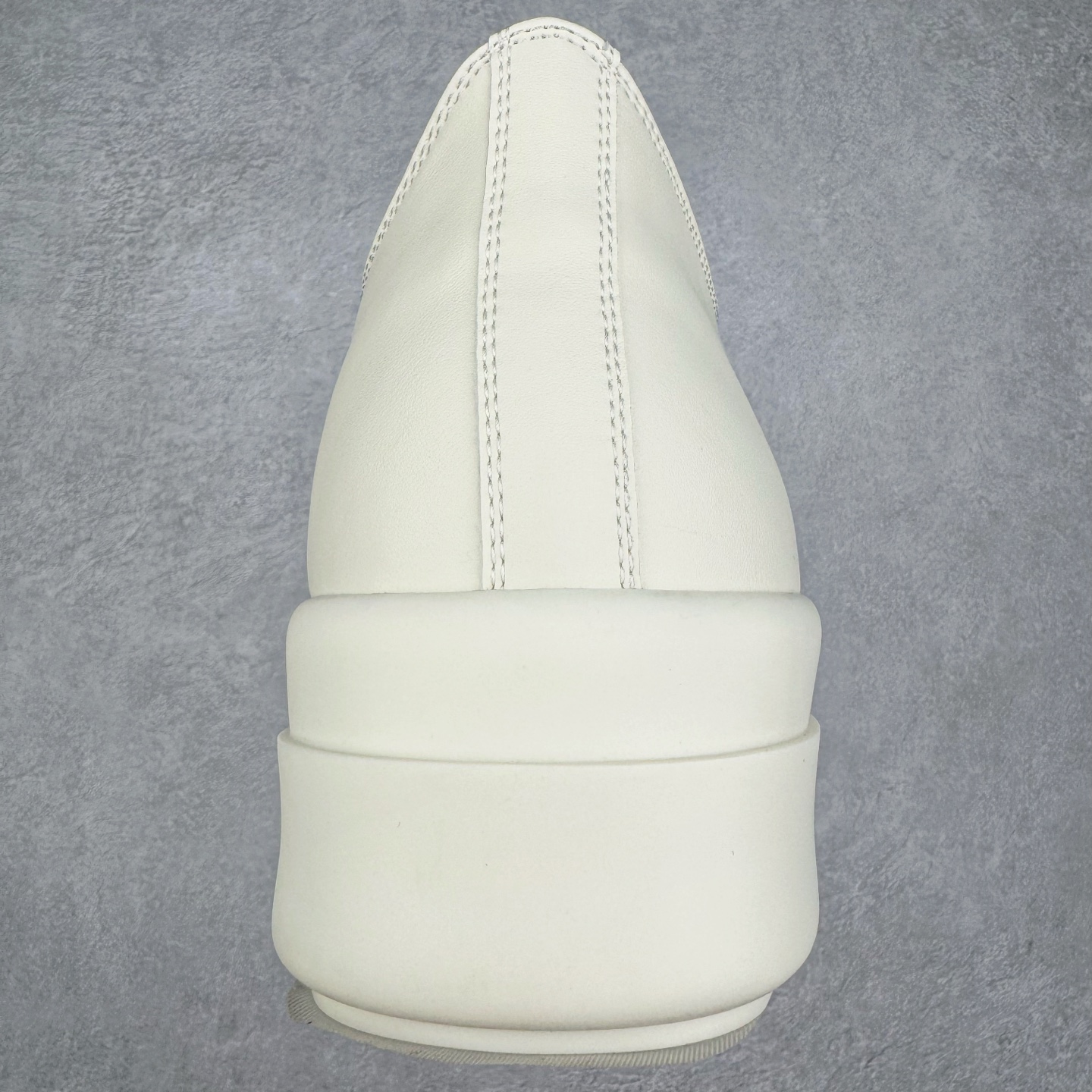 图片[8]-＃DG纯原 Rick Owens Drkshdw 瑞克·欧文斯低帮皮面时尚运动板鞋 厚底黑白 二级市场已经7K以上 平台客户随意卖四位数 RO广东原厂出品 纯原天花板 原版一比一复刻 冲正绝不翻车 还原度达到百分之98以上 原楦开发纸版版型 ZP拆解原版1：1复模裁片纸版 力求做到0错位 这样才能达到和zp一致的鞋型味道 采用进口cnc数控机床开发对版独家tpu奶香大底 区别于市场所有版本 zp同源全头层粒面小牛皮 达到和zp一致手感 原厂进口细纹布 万邦订购原厂高弹粉红色海绵 内里搭配软质细腻羊皮 TPU高密度大底 软硬度透光度高已经测试和原版一致 尺码：36 37 38 39 40 41 42 43 44 45 46-选品中心