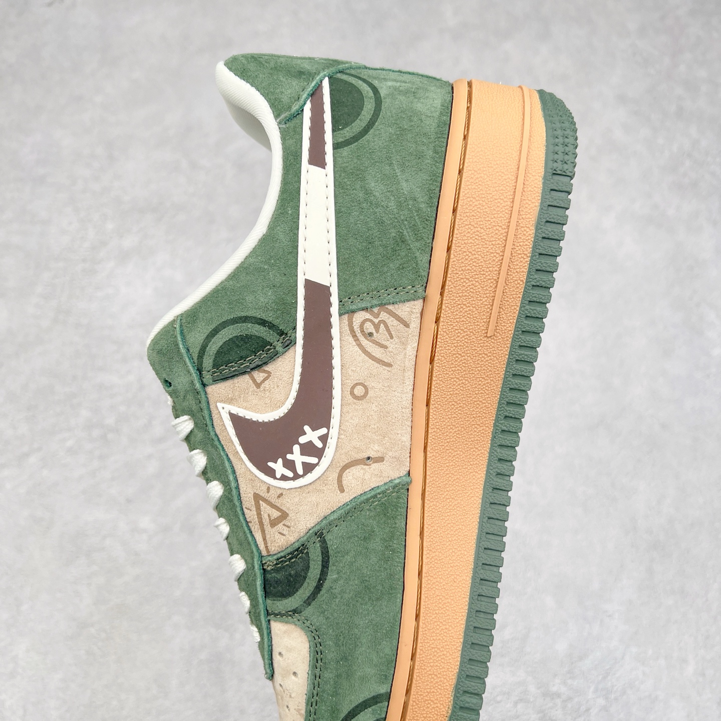 图片[7]-NK Air Force 1´07 Low 空军一号低帮百搭休闲运动板鞋 DF0188-024 柔软、弹性十足的缓震性能和出色的中底设计 横跨复古与现代的外型结合 造就出风靡全球 三十多年的Force 1 直到今天还深受青睐 实拍调校N版已经零色差零失真 百分百还原实物色彩所见即所得 不存在货不对板色差等低级问题 选购参考实物拍摄 不混卖不参货 只用心做好货严格选品 承诺混一赔十 尺码：36 36.5 37.5 38 38.5 39 40 40.5 41 42 42.5 43 44 44.5 45-选品中心