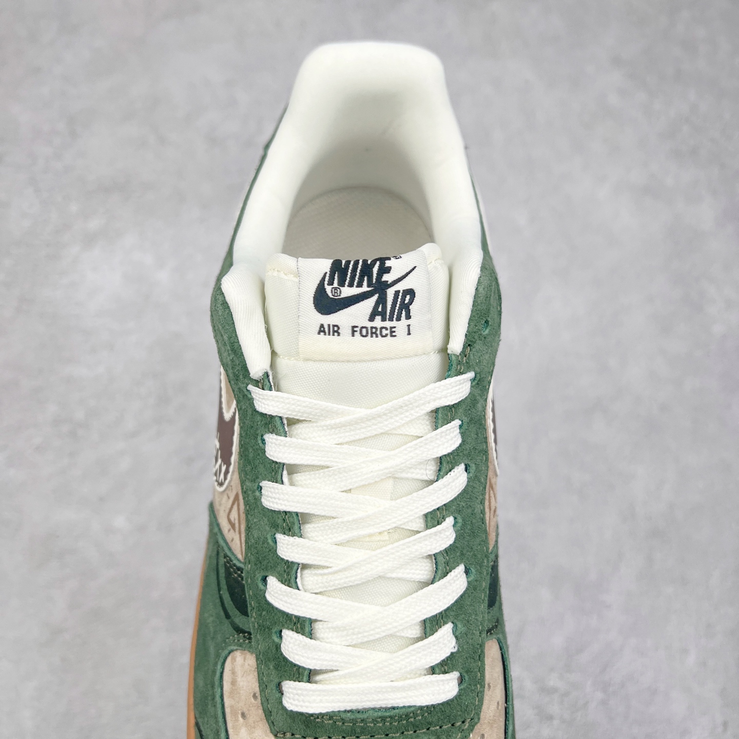 图片[5]-NK Air Force 1´07 Low 空军一号低帮百搭休闲运动板鞋 DF0188-024 柔软、弹性十足的缓震性能和出色的中底设计 横跨复古与现代的外型结合 造就出风靡全球 三十多年的Force 1 直到今天还深受青睐 实拍调校N版已经零色差零失真 百分百还原实物色彩所见即所得 不存在货不对板色差等低级问题 选购参考实物拍摄 不混卖不参货 只用心做好货严格选品 承诺混一赔十 尺码：36 36.5 37.5 38 38.5 39 40 40.5 41 42 42.5 43 44 44.5 45-选品中心