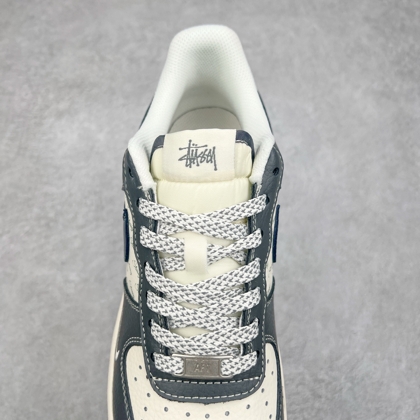 图片[5]-NK Air Force 1´07 Low 空军一号低帮百搭休闲运动板鞋 XS1958-519 柔软、弹性十足的缓震性能和出色的中底设计 横跨复古与现代的外型结合 造就出风靡全球 三十多年的Force 1 直到今天还深受青睐 实拍调校N版已经零色差零失真 百分百还原实物色彩所见即所得 不存在货不对板色差等低级问题 选购参考实物拍摄 不混卖不参货 只用心做好货严格选品 承诺混一赔十 尺码：36 36.5 37.5 38 38.5 39 40 40.5 41 42 42.5 43 44 44.5 45-选品中心