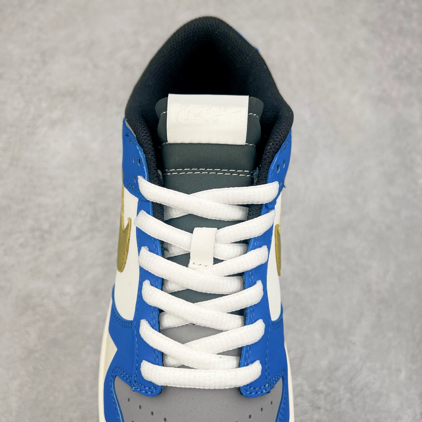 图片[5]-NK Dunk Low 定制配色 ZZ1998-007 大厂出品 极力推荐 原装头层材料 独家版型蒸餾加工帶來的是更好的视觉和脚感体验大厂纯原品质出货 清洁度 电绣工艺 皮料切割干净无任何毛边 细节完美 实拍调校N版已经零色差零失真 百分百还原实物色彩所见即所得 不存在货不对板色差等低级问题 选购参考实物拍摄 不混卖不参货 只用心做好货严格选品 承诺混一赔十 尺码：36 36.5 37.5 38 38.5 39 40 40.5 41 42 42.5 43 44 44.5 45-选品中心