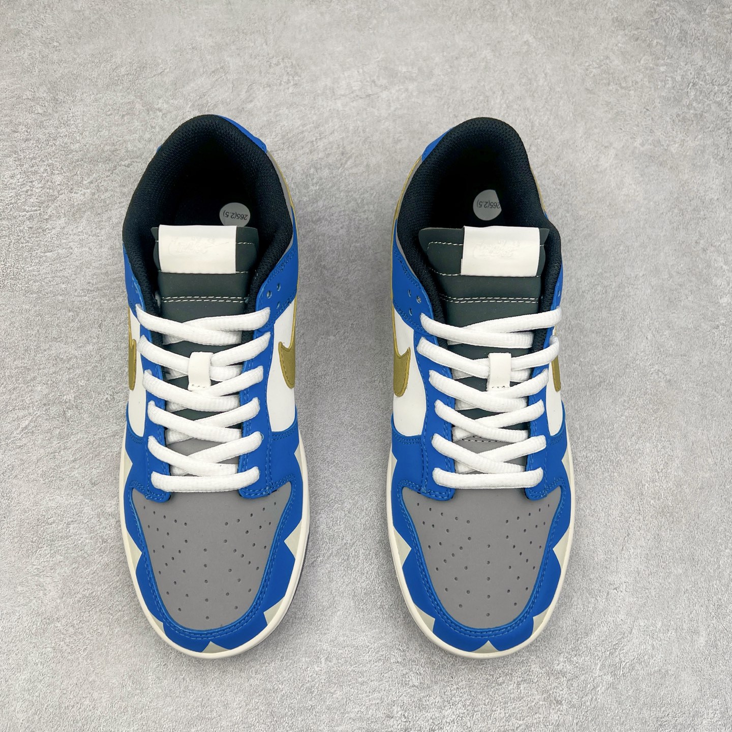 图片[2]-NK Dunk Low 定制配色 ZZ1998-007 大厂出品 极力推荐 原装头层材料 独家版型蒸餾加工帶來的是更好的视觉和脚感体验大厂纯原品质出货 清洁度 电绣工艺 皮料切割干净无任何毛边 细节完美 实拍调校N版已经零色差零失真 百分百还原实物色彩所见即所得 不存在货不对板色差等低级问题 选购参考实物拍摄 不混卖不参货 只用心做好货严格选品 承诺混一赔十 尺码：36 36.5 37.5 38 38.5 39 40 40.5 41 42 42.5 43 44 44.5 45-选品中心