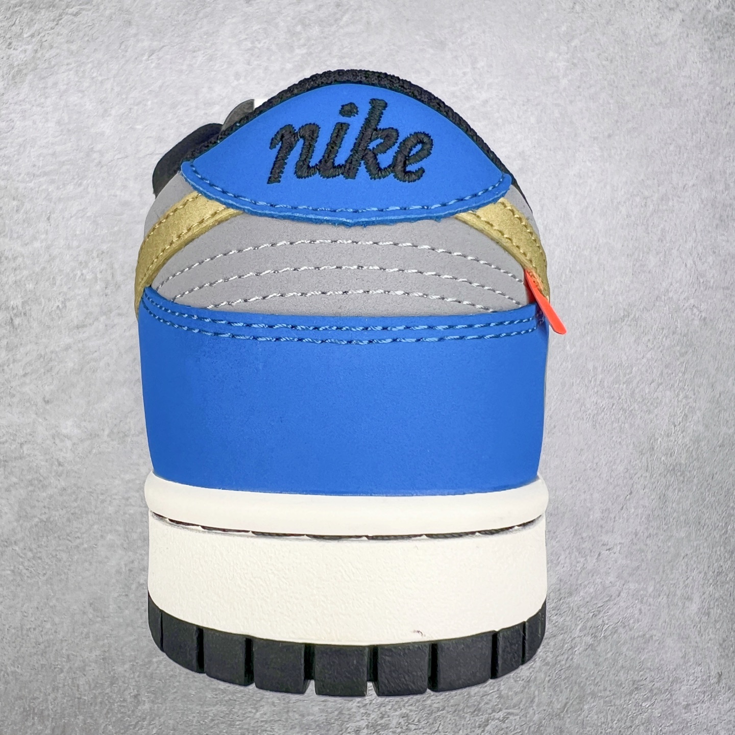 图片[8]-NK Dunk Low 定制配色 ZZ1998-007 大厂出品 极力推荐 原装头层材料 独家版型蒸餾加工帶來的是更好的视觉和脚感体验大厂纯原品质出货 清洁度 电绣工艺 皮料切割干净无任何毛边 细节完美 实拍调校N版已经零色差零失真 百分百还原实物色彩所见即所得 不存在货不对板色差等低级问题 选购参考实物拍摄 不混卖不参货 只用心做好货严格选品 承诺混一赔十 尺码：36 36.5 37.5 38 38.5 39 40 40.5 41 42 42.5 43 44 44.5 45-选品中心