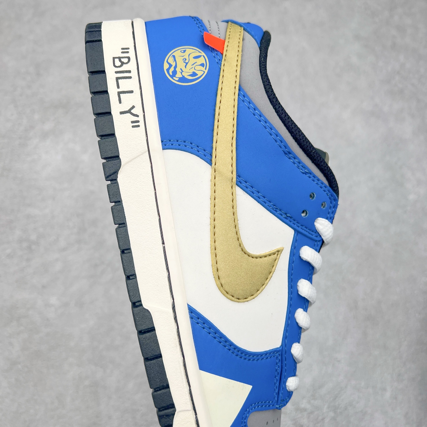 图片[6]-NK Dunk Low 定制配色 ZZ1998-007 大厂出品 极力推荐 原装头层材料 独家版型蒸餾加工帶來的是更好的视觉和脚感体验大厂纯原品质出货 清洁度 电绣工艺 皮料切割干净无任何毛边 细节完美 实拍调校N版已经零色差零失真 百分百还原实物色彩所见即所得 不存在货不对板色差等低级问题 选购参考实物拍摄 不混卖不参货 只用心做好货严格选品 承诺混一赔十 尺码：36 36.5 37.5 38 38.5 39 40 40.5 41 42 42.5 43 44 44.5 45-选品中心