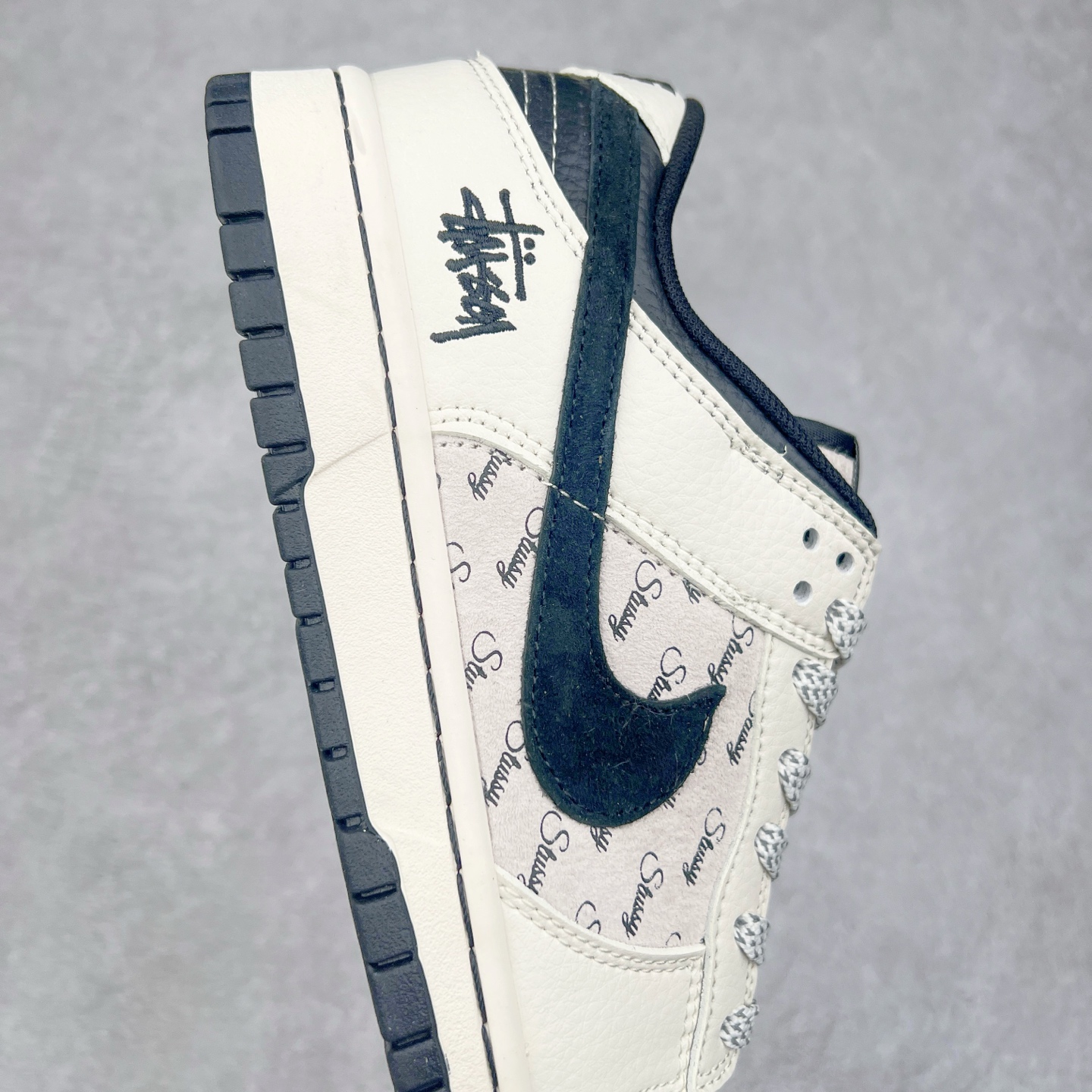 图片[6]-NK Dunk Low 定制配色 XY1688-016 大厂出品 极力推荐 原装头层材料 独家版型蒸餾加工帶來的是更好的视觉和脚感体验大厂纯原品质出货 清洁度 电绣工艺 皮料切割干净无任何毛边 细节完美 实拍调校N版已经零色差零失真 百分百还原实物色彩所见即所得 不存在货不对板色差等低级问题 选购参考实物拍摄 不混卖不参货 只用心做好货严格选品 承诺混一赔十 尺码：36 36.5 37.5 38 38.5 39 40 40.5 41 42 42.5 43 44 44.5 45-选品中心