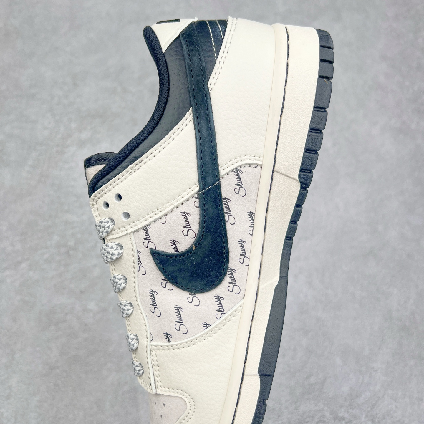 图片[7]-NK Dunk Low 定制配色 XY1688-016 大厂出品 极力推荐 原装头层材料 独家版型蒸餾加工帶來的是更好的视觉和脚感体验大厂纯原品质出货 清洁度 电绣工艺 皮料切割干净无任何毛边 细节完美 实拍调校N版已经零色差零失真 百分百还原实物色彩所见即所得 不存在货不对板色差等低级问题 选购参考实物拍摄 不混卖不参货 只用心做好货严格选品 承诺混一赔十 尺码：36 36.5 37.5 38 38.5 39 40 40.5 41 42 42.5 43 44 44.5 45-选品中心