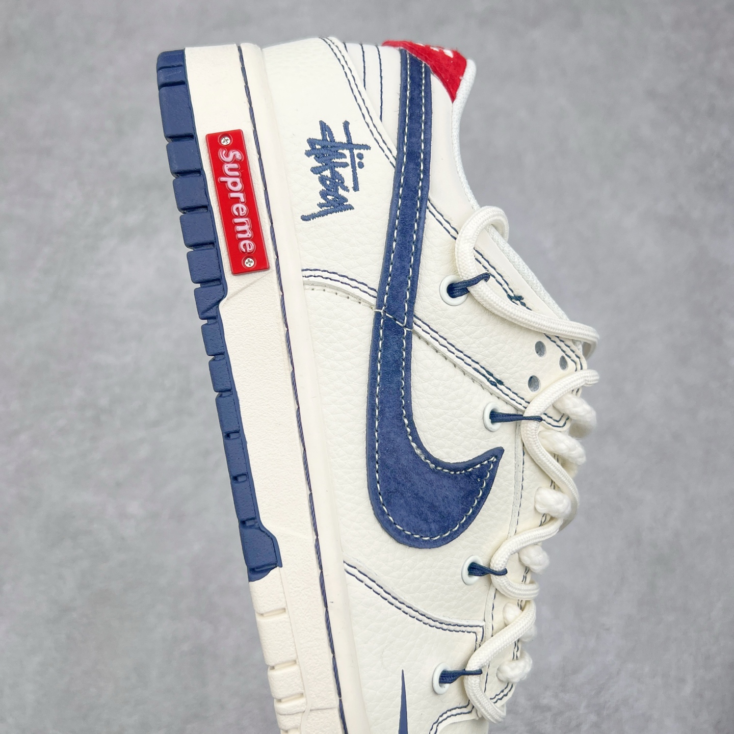 图片[6]-NK Dunk Low 定制配色 YX5066-275 大厂出品 极力推荐 原装头层材料 独家版型蒸餾加工帶來的是更好的视觉和脚感体验大厂纯原品质出货 清洁度 电绣工艺 皮料切割干净无任何毛边 细节完美 实拍调校N版已经零色差零失真 百分百还原实物色彩所见即所得 不存在货不对板色差等低级问题 选购参考实物拍摄 不混卖不参货 只用心做好货严格选品 承诺混一赔十 尺码：36 36.5 37.5 38 38.5 39 40 40.5 41 42 42.5 43 44 44.5 45-选品中心