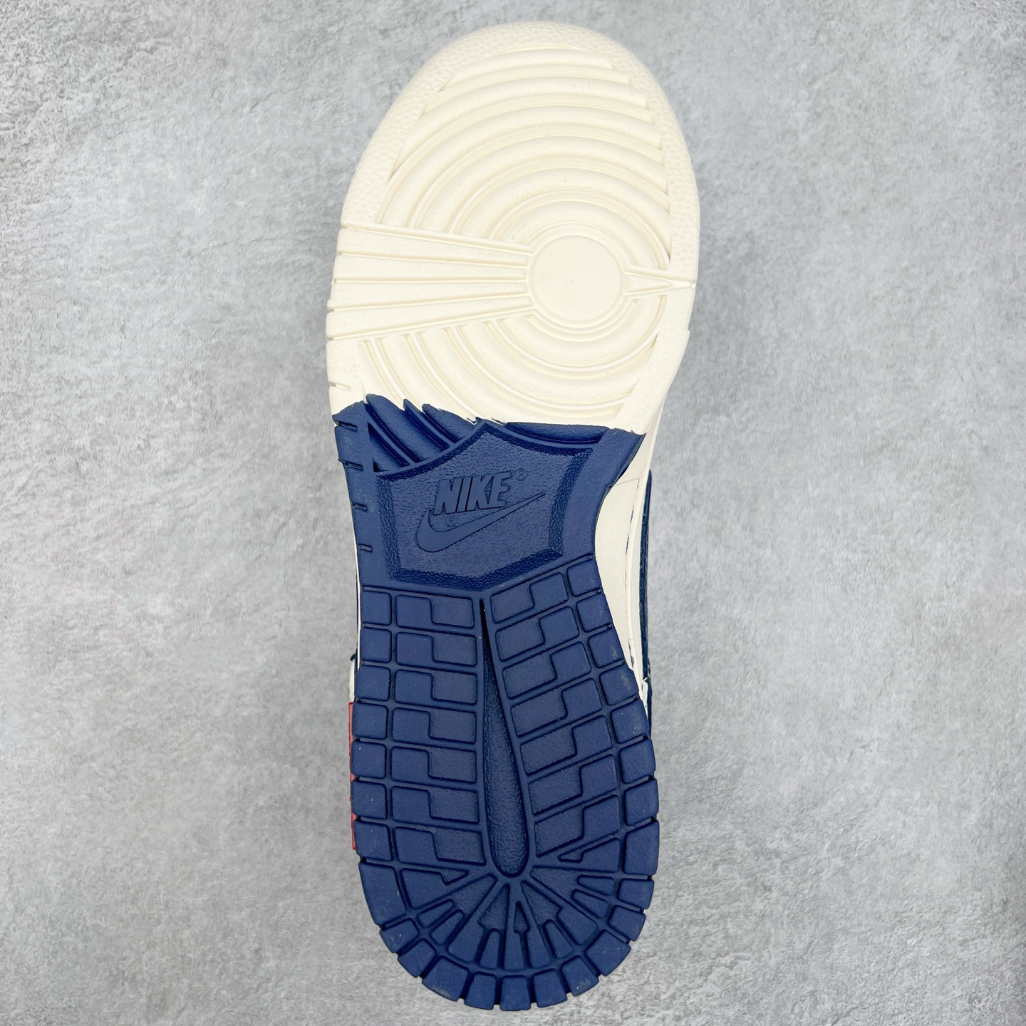 图片[9]-NK Dunk Low 定制配色 YX5066-275 大厂出品 极力推荐 原装头层材料 独家版型蒸餾加工帶來的是更好的视觉和脚感体验大厂纯原品质出货 清洁度 电绣工艺 皮料切割干净无任何毛边 细节完美 实拍调校N版已经零色差零失真 百分百还原实物色彩所见即所得 不存在货不对板色差等低级问题 选购参考实物拍摄 不混卖不参货 只用心做好货严格选品 承诺混一赔十 尺码：36 36.5 37.5 38 38.5 39 40 40.5 41 42 42.5 43 44 44.5 45-选品中心