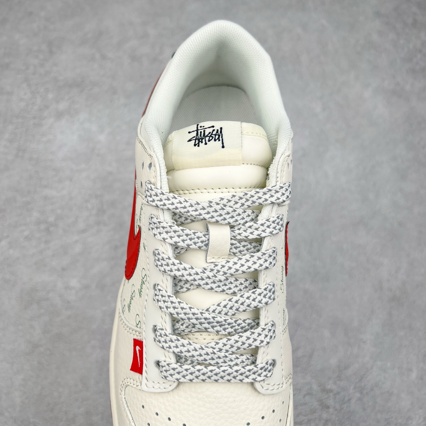 图片[5]-NK Dunk Low 定制配色 XS6089-542 大厂出品 极力推荐 原装头层材料 独家版型蒸餾加工帶來的是更好的视觉和脚感体验大厂纯原品质出货 清洁度 电绣工艺 皮料切割干净无任何毛边 细节完美 实拍调校N版已经零色差零失真 百分百还原实物色彩所见即所得 不存在货不对板色差等低级问题 选购参考实物拍摄 不混卖不参货 只用心做好货严格选品 承诺混一赔十 尺码：36 36.5 37.5 38 38.5 39 40 40.5 41 42 42.5 43 44 44.5 45-选品中心