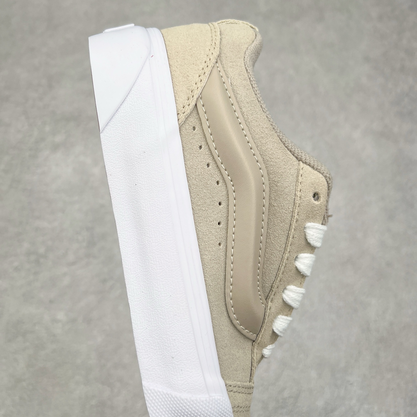 图片[6]-Vans Knu Skool 奶茶色 范斯官方 复古休闲胖胖面包鞋 肥胖版大LOGO原版全皮猪八面料 尺码：35 36 36.5 37 38 38.5 39 40 40.5 41 42 42.5 43 44 工艺：硫化1：1（重量1：1、真标、原钢印、材质标、鞋型标、合格证）-选品中心