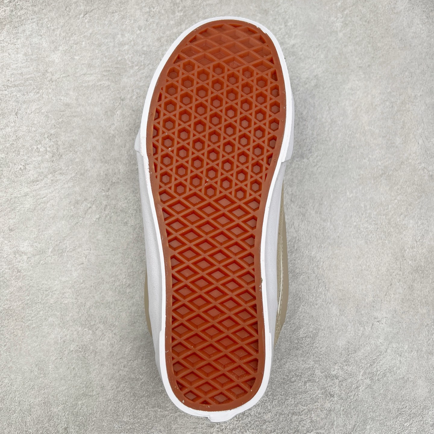 图片[9]-Vans Knu Skool 奶茶色 范斯官方 复古休闲胖胖面包鞋 肥胖版大LOGO原版全皮猪八面料 尺码：35 36 36.5 37 38 38.5 39 40 40.5 41 42 42.5 43 44 工艺：硫化1：1（重量1：1、真标、原钢印、材质标、鞋型标、合格证）-选品中心