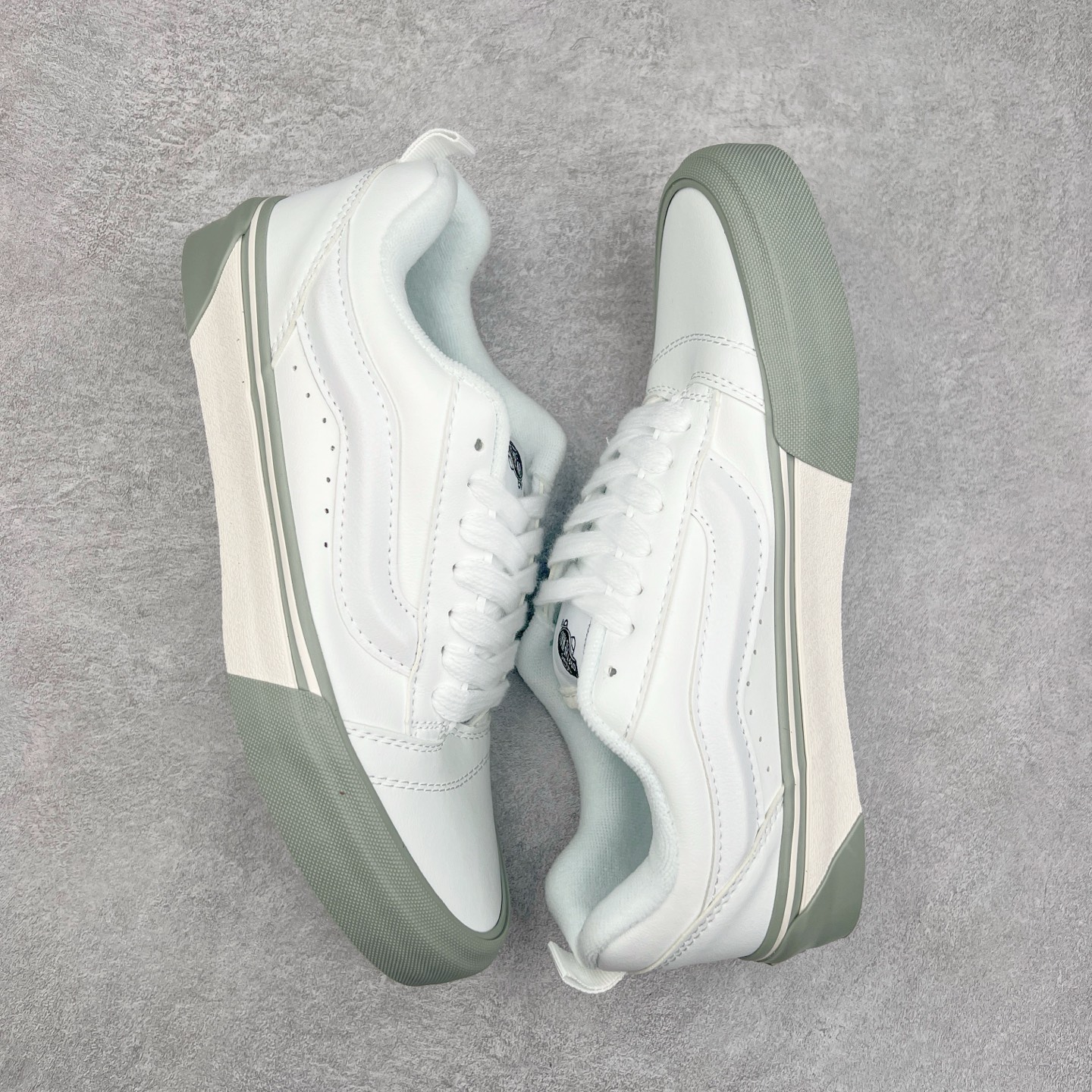 图片[3]-Vans Knu Skool 白米皮面 复古休闲防滑减震低帮面包鞋 颜色：vans 面包白皮浅绿底 货号：VN0009QCBUH 尺码：35 36 36.5 37 38 38.5 39 40 40.5 41 42 42.5 43 44-选品中心