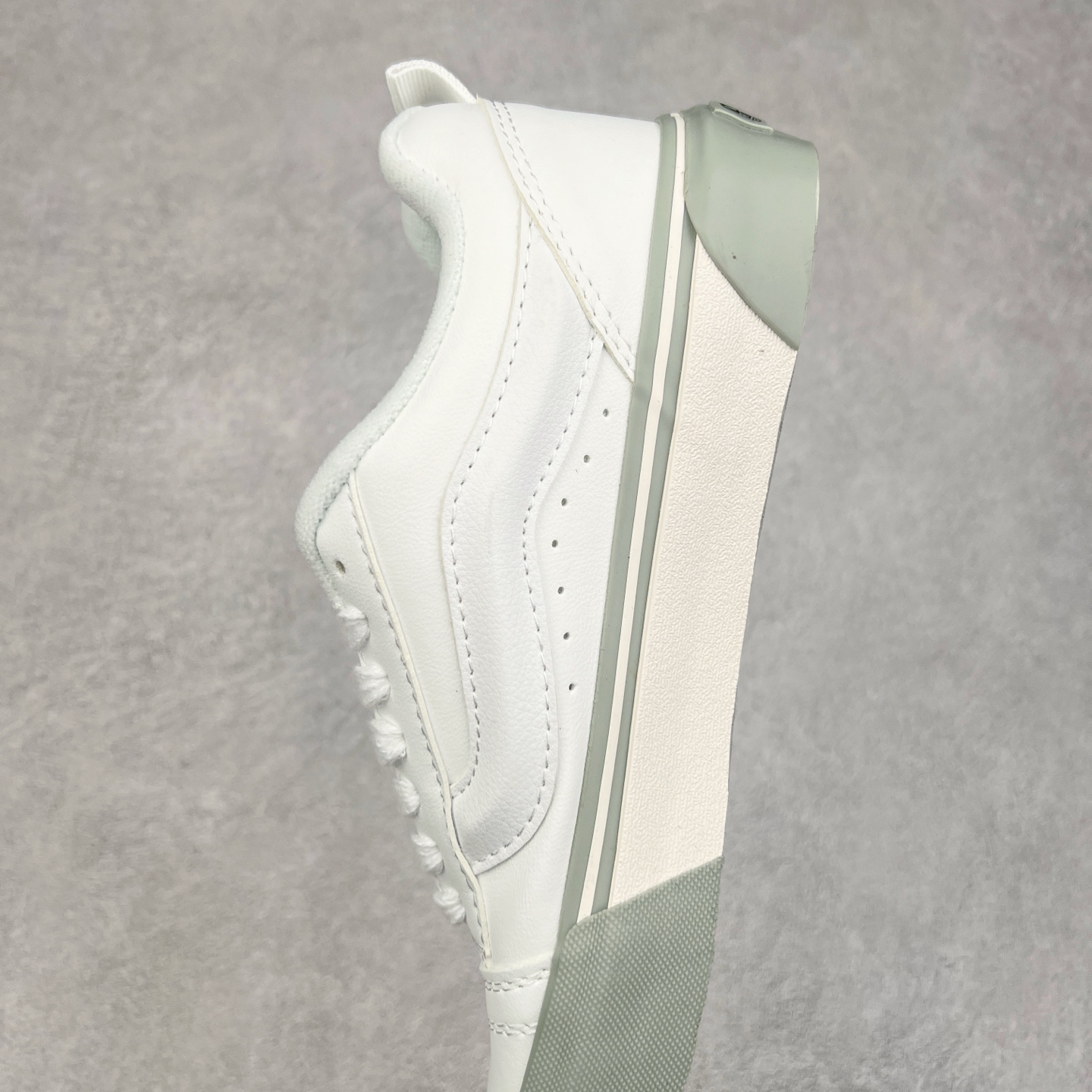 图片[7]-Vans Knu Skool 白米皮面 复古休闲防滑减震低帮面包鞋 颜色：vans 面包白皮浅绿底 货号：VN0009QCBUH 尺码：35 36 36.5 37 38 38.5 39 40 40.5 41 42 42.5 43 44-选品中心