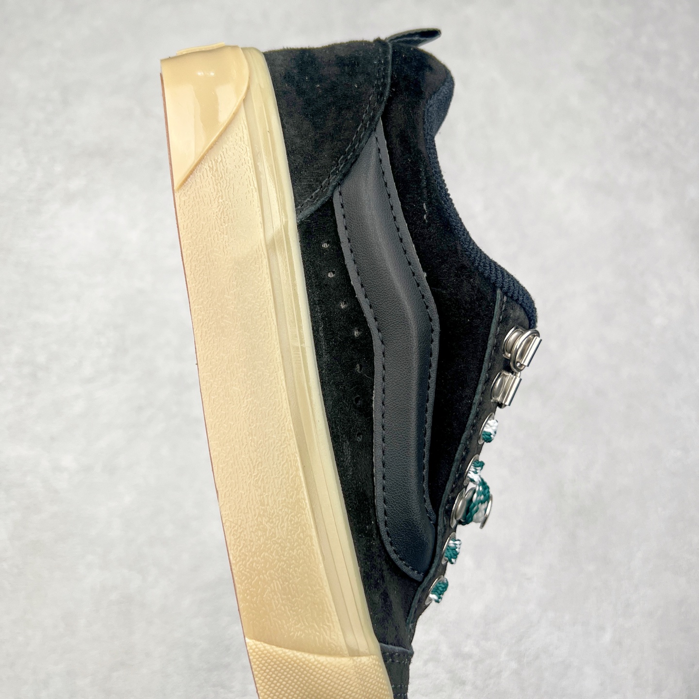 图片[6]-Vans Knu Skool 黑绿生胶 范斯官方 复古休闲胖胖面包鞋 肥胖版大LOGO原版全皮猪八面料 苏格兰绿格纹编织鞋带搭配铁扣设计 货号：VN000CRPB9M 尺码：35 36 36.5 37 38 38.5 39 40 40.5 41 42 42.5 43 44 工艺：硫化1：1（重量1：1、真标、原钢印、材质标、鞋型标、合格证）-选品中心