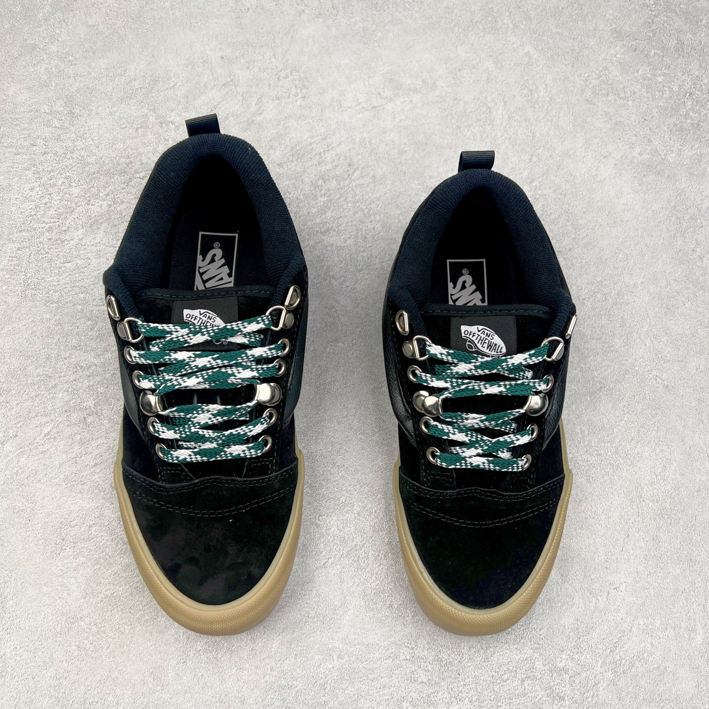 图片[2]-Vans Knu Skool 黑绿生胶 范斯官方 复古休闲胖胖面包鞋 肥胖版大LOGO原版全皮猪八面料 苏格兰绿格纹编织鞋带搭配铁扣设计 货号：VN000CRPB9M 尺码：35 36 36.5 37 38 38.5 39 40 40.5 41 42 42.5 43 44 工艺：硫化1：1（重量1：1、真标、原钢印、材质标、鞋型标、合格证）-选品中心