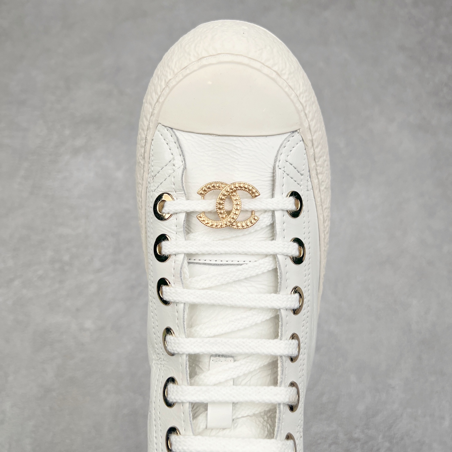 图片[4]-Chanel香奈儿24SS最新款 全皮 熊猫配色 小白鞋 休闲 运动鞋 滑板鞋 原版购入开发做货 小香 C家 专柜又一超级大爆款 网红博主小姐姐们的挚爱 社交平台的各种夸赞 人气超高质感透气超级春夏 看到这期总能唤起少女内心对时髦的诉求 最新小牛皮材质 经典黑白配色 上脚时髦感十足 容易打理 配送专柜精美包装🛍📦 ▪面料： 原版定制进口牛皮材质 ▪内里：定制柔软羊皮里 ▪鞋底：原版开模TPU防滑大底 ▪底厚：2.5CM 尺码： 35-40-选品中心
