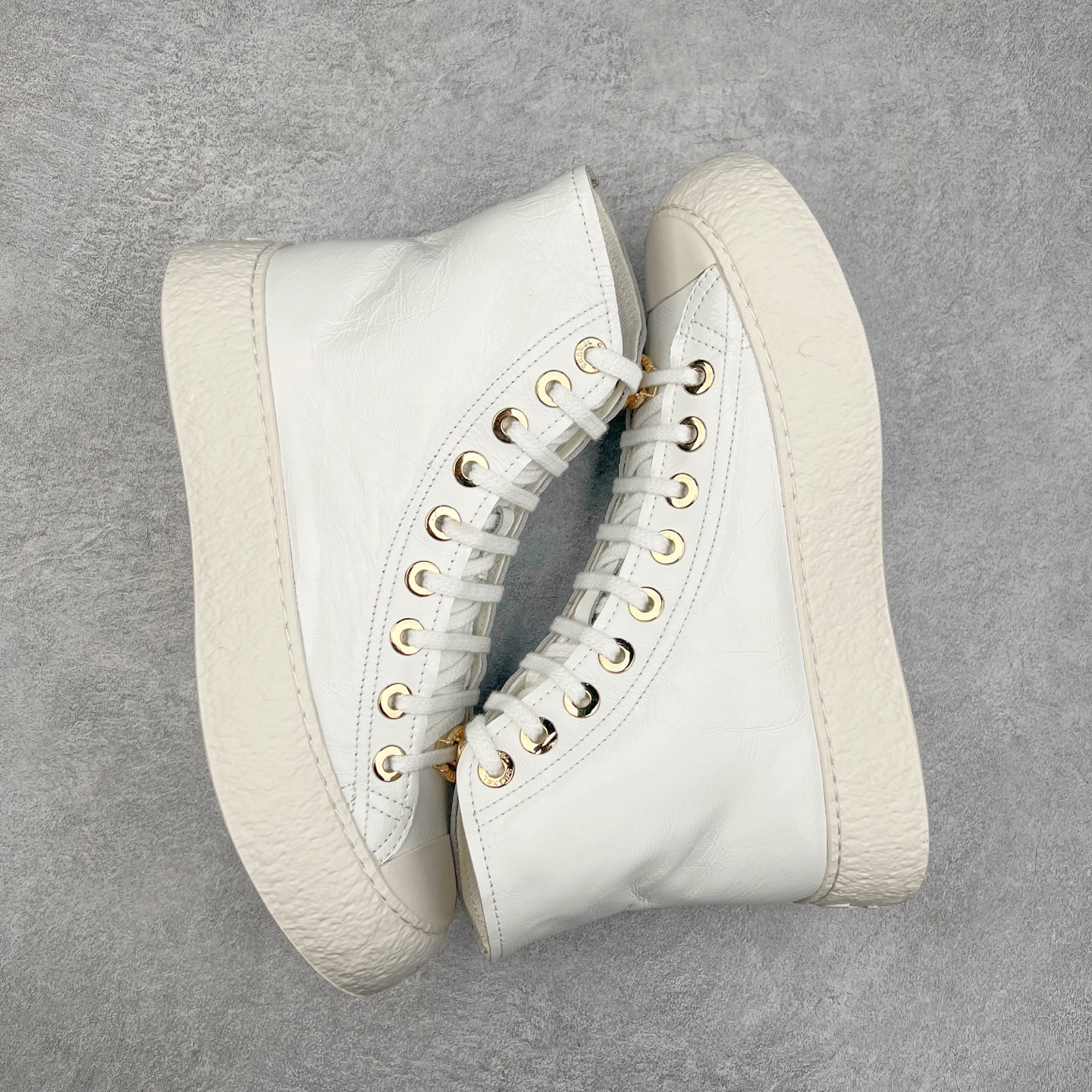 图片[3]-Chanel香奈儿24SS最新款 全皮 熊猫配色 小白鞋 休闲 运动鞋 滑板鞋 原版购入开发做货 小香 C家 专柜又一超级大爆款 网红博主小姐姐们的挚爱 社交平台的各种夸赞 人气超高质感透气超级春夏 看到这期总能唤起少女内心对时髦的诉求 最新小牛皮材质 经典黑白配色 上脚时髦感十足 容易打理 配送专柜精美包装🛍📦 ▪面料： 原版定制进口牛皮材质 ▪内里：定制柔软羊皮里 ▪鞋底：原版开模TPU防滑大底 ▪底厚：2.5CM 尺码： 35-40-选品中心