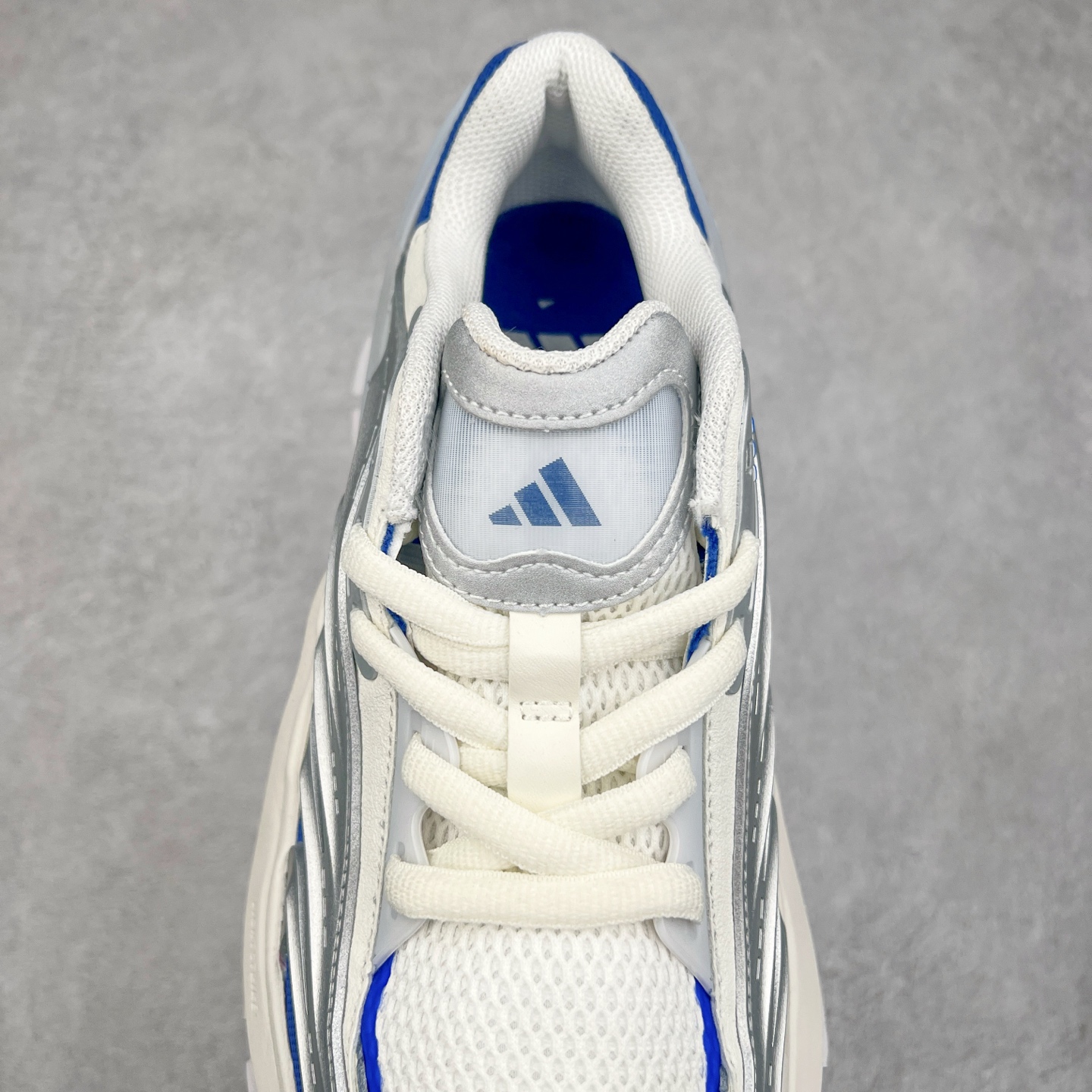 图片[5]-AD XLG MTW系列 舒适百搭防滑耐磨低帮跑步鞋老爹鞋 JS1502 鞋面采用贯穿式银条 完整的线条流畅度带来充分的视觉享受 鞋舌若隐若现的LOGO充满神秘感 夸张的鞋后跟幅度设计 线条感延伸至后跟标志三条杆彰显adidas调性 中底采用LIGHT STRIKE科技 在满足穿搭属性的同时提供舒适的脚感 完整的流线型设计语言 从鞋面贯穿到鞋底以及鞋花纹路 颜值与实力兼具 秀场与日常皆融 未来已来 让我们继续期待 实拍调校N版已经零色差零失真 百分百还原实物色彩所见即所得 不存在货不对板色差等低级问题 选购参考实物拍摄 不混卖不参货 只用心做好货严格选品 承诺混一赔十 尺码：36 36.5 37.5 38 38.5 39 40 40.5 41 42 42.5 43 44 44.5 45-选品中心