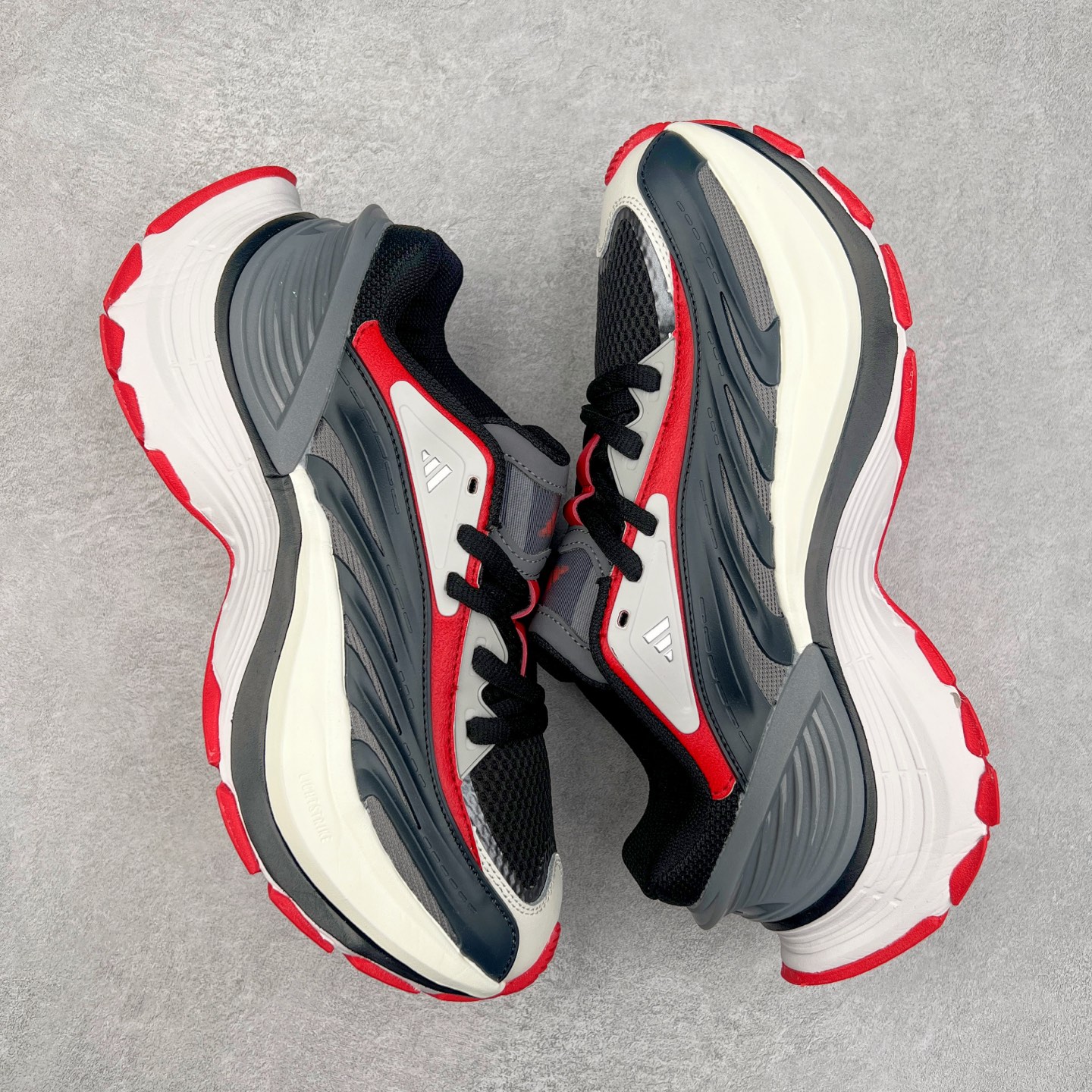 图片[3]-AD XLG MTW系列 舒适百搭防滑耐磨低帮跑步鞋老爹鞋 JR6392 鞋面采用贯穿式银条 完整的线条流畅度带来充分的视觉享受 鞋舌若隐若现的LOGO充满神秘感 夸张的鞋后跟幅度设计 线条感延伸至后跟标志三条杆彰显adidas调性 中底采用LIGHT STRIKE科技 在满足穿搭属性的同时提供舒适的脚感 完整的流线型设计语言 从鞋面贯穿到鞋底以及鞋花纹路 颜值与实力兼具 秀场与日常皆融 未来已来 让我们继续期待 实拍调校N版已经零色差零失真 百分百还原实物色彩所见即所得 不存在货不对板色差等低级问题 选购参考实物拍摄 不混卖不参货 只用心做好货严格选品 承诺混一赔十 尺码：36 36.5 37.5 38 38.5 39 40 40.5 41 42 42.5 43 44 44.5 45-选品中心