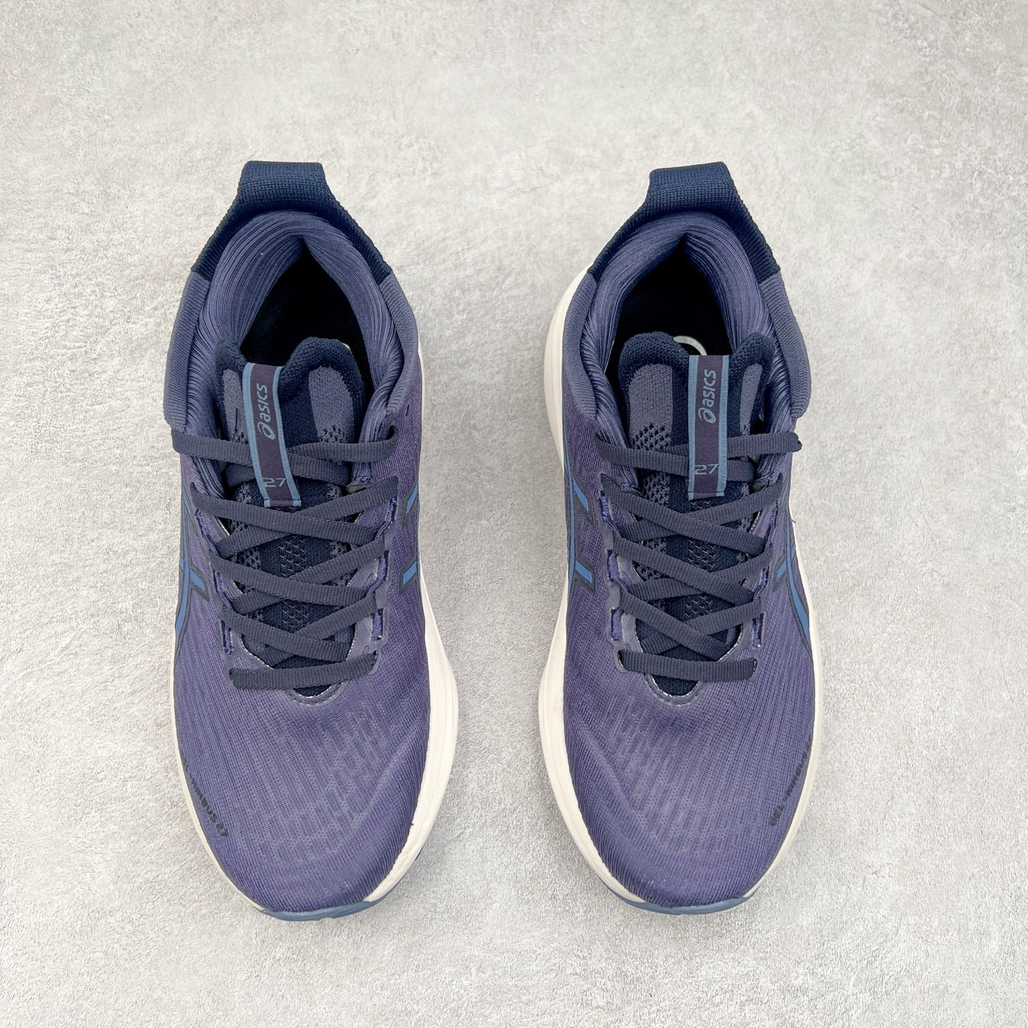 图片[2]-Asics GEL-Nimbus 27 亚瑟士缓震跑鞋 近年复古风潮的势头很旺 ASICS一直坚信保持身体的健康与活力是打造健康快乐的生活方式的最佳途径 ASICS为复古鞋型注入新设计 为玩家的街头穿搭提供了更多可能 GEL-NIMBUSTM9运动鞋最初是为中立和仰卧跑步者设计的长距离训练器 采用原始材料和关键细节重新设计 其Y2K时代的工业外观也被大胆的对比和色块所抵消 尺码：36 36.5 37.5 38 38.5 39 40 40.5 41.5 42 42.5 43.5 44 44.5 45-选品中心