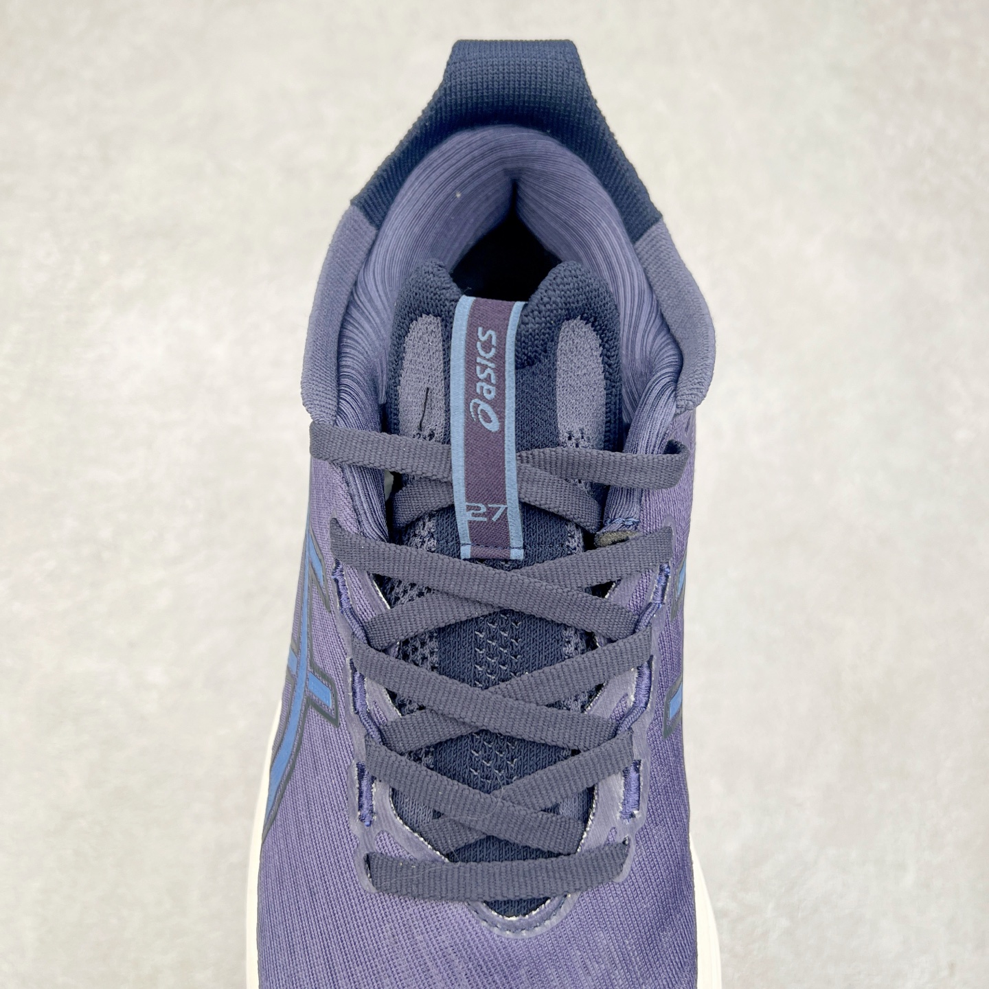 图片[5]-Asics GEL-Nimbus 27 亚瑟士缓震跑鞋 近年复古风潮的势头很旺 ASICS一直坚信保持身体的健康与活力是打造健康快乐的生活方式的最佳途径 ASICS为复古鞋型注入新设计 为玩家的街头穿搭提供了更多可能 GEL-NIMBUSTM9运动鞋最初是为中立和仰卧跑步者设计的长距离训练器 采用原始材料和关键细节重新设计 其Y2K时代的工业外观也被大胆的对比和色块所抵消 尺码：36 36.5 37.5 38 38.5 39 40 40.5 41.5 42 42.5 43.5 44 44.5 45-选品中心