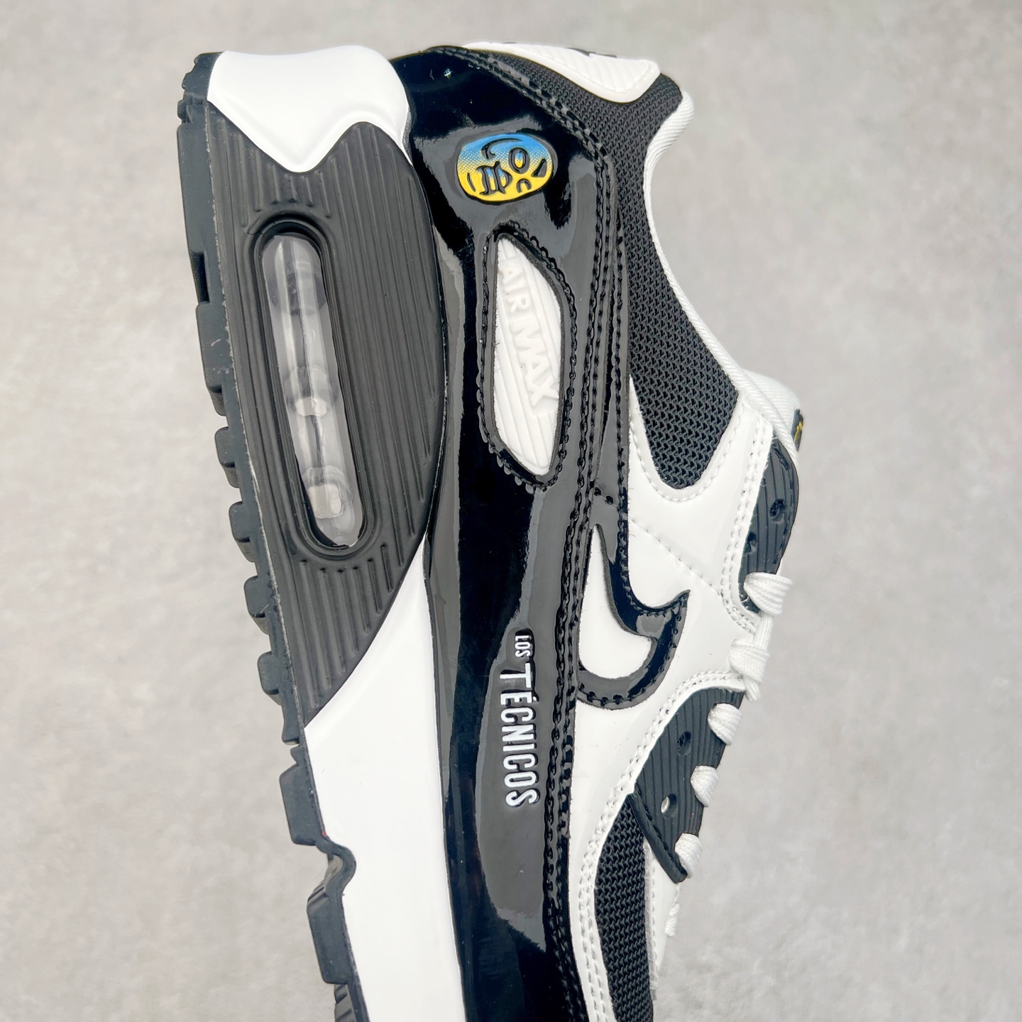 图片[6]-＃MX版 NK Air MAX 90 气垫复古减震跑步鞋 DM6178-010 经典重温 独家陆续补货 外单专供大厂出品 品质稳定 一百余色 终端操作 Air Max 90于1990年推出 来自Air Max系列 在Air Max 1的基础上改进而得 增加了气垫面积 外型上也更为流线 最特別的就是加入了菱纹塑胶嵌板 为Air Max 90增添了许多潮流气息 皮革鞋面 造就出色耐穿性和支撑力 Max Air缓震配置搭配泡棉中底 令Air Max 90轻盈而舒适 华夫格橡胶外底 铸就Air Max 90非凡的抓地力 而Air Max 90不仅是一双跑鞋 它成功跨越了时间的演进 成为了球鞋文化与潮流圈中最熟为人知的鞋款之一 尺码：36 36.5 37.5 38 38.5 39 40 40.5 41 42 42.5 43 44 44.5 45-选品中心