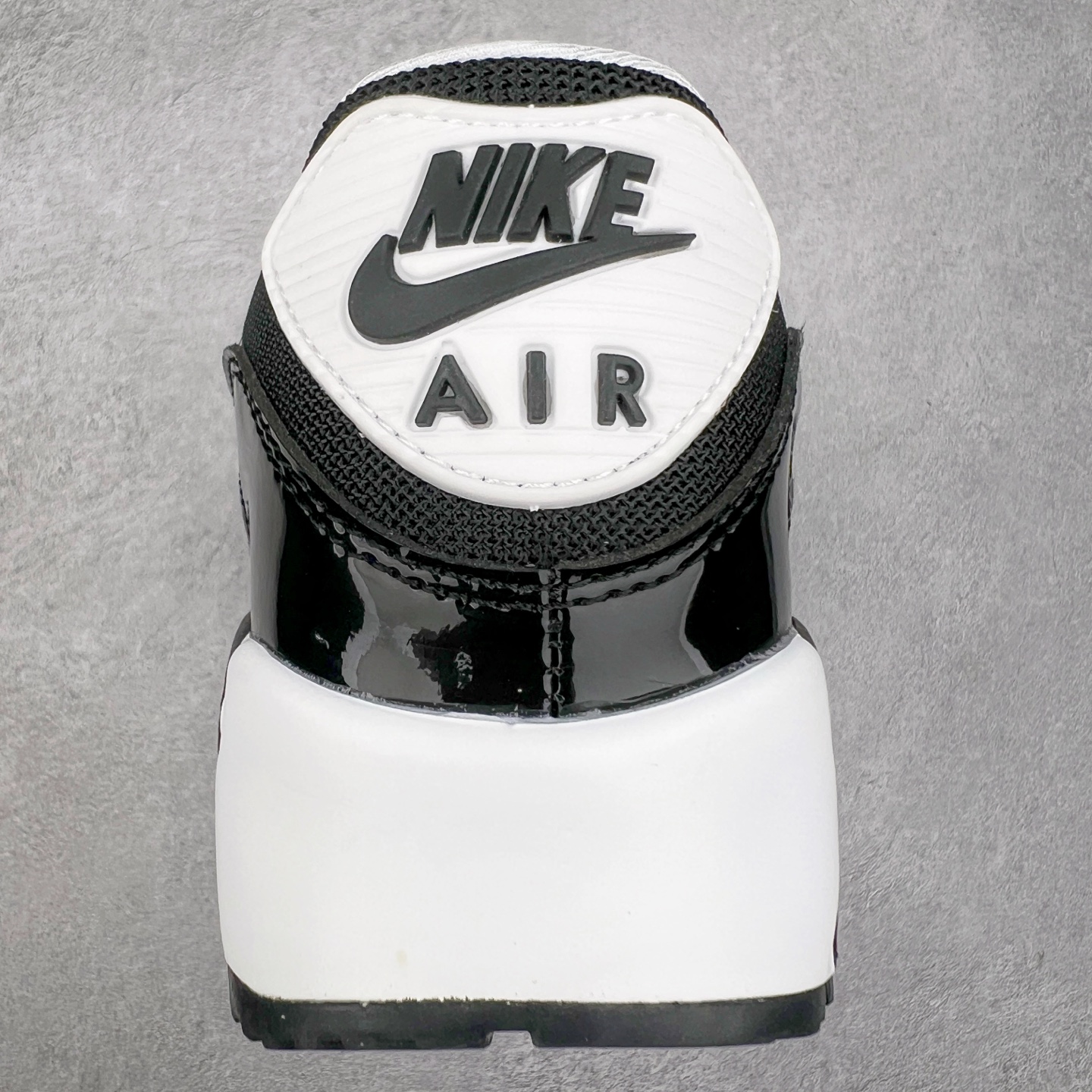 图片[8]-＃MX版 NK Air MAX 90 气垫复古减震跑步鞋 DM6178-010 经典重温 独家陆续补货 外单专供大厂出品 品质稳定 一百余色 终端操作 Air Max 90于1990年推出 来自Air Max系列 在Air Max 1的基础上改进而得 增加了气垫面积 外型上也更为流线 最特別的就是加入了菱纹塑胶嵌板 为Air Max 90增添了许多潮流气息 皮革鞋面 造就出色耐穿性和支撑力 Max Air缓震配置搭配泡棉中底 令Air Max 90轻盈而舒适 华夫格橡胶外底 铸就Air Max 90非凡的抓地力 而Air Max 90不仅是一双跑鞋 它成功跨越了时间的演进 成为了球鞋文化与潮流圈中最熟为人知的鞋款之一 尺码：36 36.5 37.5 38 38.5 39 40 40.5 41 42 42.5 43 44 44.5 45-选品中心