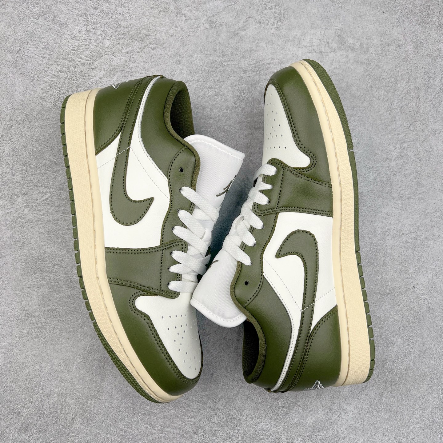 图片[3]-＃K版 Air Jordan AJ1 Low 低帮 绿白 DC0774-122 全新流水线出品 DT版本唯一平替选择 市场第二梯队最强版 全部原鞋开发 原楦原纸板开发 全鞋电脑针车 原厂内置全掌气垫 原盒内在原标 唯一Zp原版鞋带绑法 免检产品 全新2022版型 全头层皮料 完美零毛边处理 原厂配置全掌气垫 价格定位良心 几十个配色陆续出货 实拍调校N版已经零色差零失真 百分百还原实物色彩所见即所得 不存在货不对板色差等低级问题 选购参考实物拍摄 不混卖不参货 只用心做好货严格选品 承诺混一赔十 尺码：36 36.5 37.5 38 38.5 39 40 40.5 41 42 42.5 43 44 44.5 45-选品中心