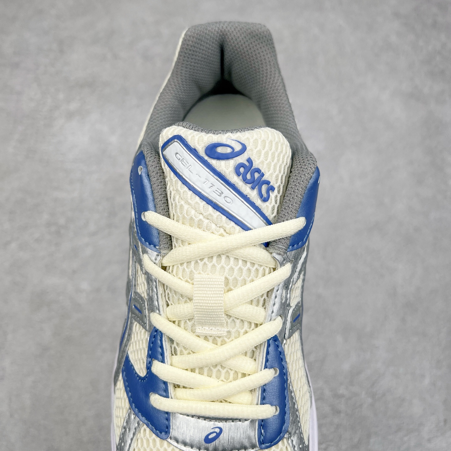 图片[5]-＃特价福利 ASICS GEL-KAYANO 14 亚瑟士K14系列户外复古潮流百搭织物合成革缓震休闲跑步鞋 原装纸板楦头开发 独家私模五层组合大底 原厂定制缓震硅胶加持 原盒原配 官方四联吊牌 原装Ortholite轻量化鞋垫 设计师 Hidenori Yamashita 以「Flash」一词为灵感 创造出未来感金属色鞋面 改造升级内在性能 由内而外全面革新 为 GEL-KAYANO 家族传承及经典跑鞋文化的延续 创下里程碑式作品 K14跑鞋重新诠释了复古的跑步形状 并以其 2000 年代后期的美学理念重新铺装 银色与蓝色的鞋面极为高档 网面铺陈与鞋面、鞋头多处细节位增添了透气性 鞋后跟部中底上以及多密度耐磨鞋底增加了 GEL 缓震胶 提供高抗冲击性、缓冲性、可保护脚部免受地面冲击的影响 穿着舒适性十足 实拍调校N版已经零色差零失真 百分百还原实物色彩所见即所得 不存在货不对板色差等低级问题 选购参考实物拍摄 不混卖不参货 只用心做好货严格选品 承诺混一赔十 尺码：36 36.5 37.5 38 38.5 39 40 40.5 41 42 42.5 43 44 44.5 45-选品中心