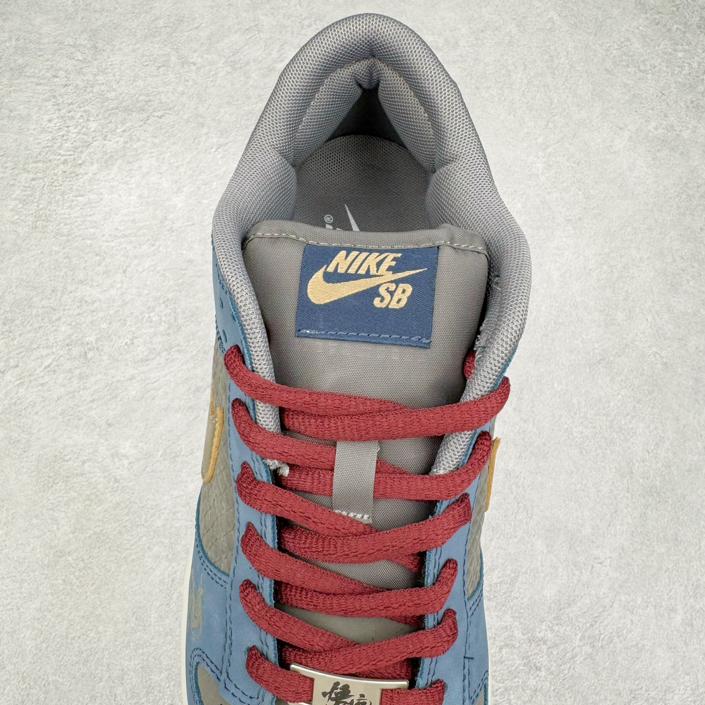 图片[5]-＃YC纯原 NK Dunk Low 黑神话悟空 WK0820-001 定制系列天花板 无原鞋不开发 全系列得物原鞋一比一校对开发 配色持续更新中 终端对接 优势输出 全套原厂楦头原纸板数据档案倾力打造 原汁原味莞产 极致还原 圈内最强针车工艺 高端零售指定版 广东原厂配套原盒原标 鞋盒分三个尺码段 原厂冲刀 超高清洁度 全鞋零毛边皮料切割 采用原厂百宏鞋带以及原厂百宏织唛舌标 内标可供原厂几率过验 进口原装条纹中底布 四线拉帮白色点胶 原厂拉帮手法遵循公司 原厂电绣 极致还原 尺码：36 36.5 37.5 38 38.5 39 40 40.5 41 42 42.5 43 44 44.5 45 46-选品中心