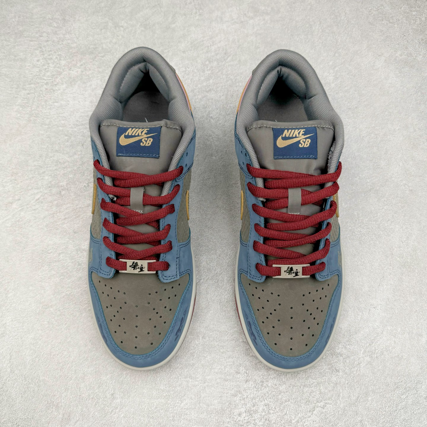 图片[2]-＃YC纯原 NK Dunk Low 黑神话悟空 WK0820-001 定制系列天花板 无原鞋不开发 全系列得物原鞋一比一校对开发 配色持续更新中 终端对接 优势输出 全套原厂楦头原纸板数据档案倾力打造 原汁原味莞产 极致还原 圈内最强针车工艺 高端零售指定版 广东原厂配套原盒原标 鞋盒分三个尺码段 原厂冲刀 超高清洁度 全鞋零毛边皮料切割 采用原厂百宏鞋带以及原厂百宏织唛舌标 内标可供原厂几率过验 进口原装条纹中底布 四线拉帮白色点胶 原厂拉帮手法遵循公司 原厂电绣 极致还原 尺码：36 36.5 37.5 38 38.5 39 40 40.5 41 42 42.5 43 44 44.5 45 46-选品中心