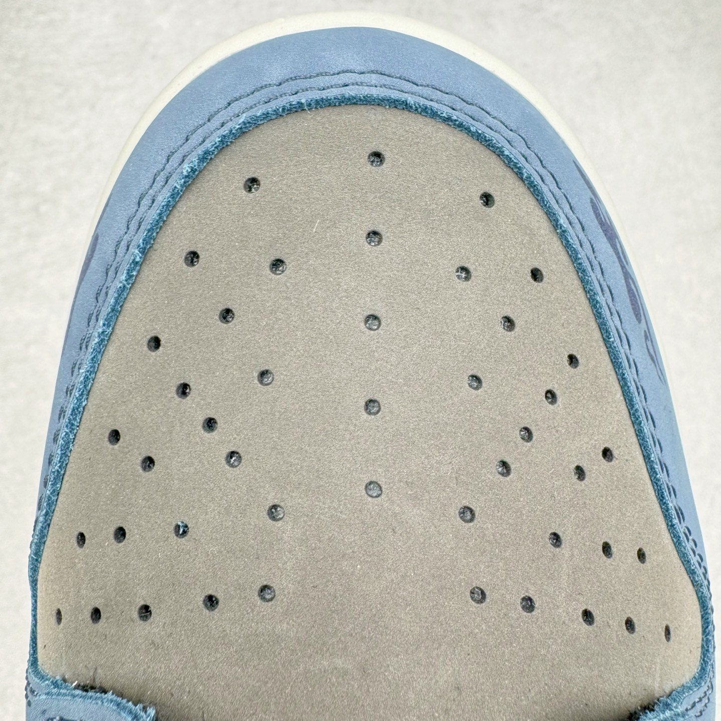 图片[16]-＃YC纯原 NK Dunk Low 黑神话悟空 WK0820-001 定制系列天花板 无原鞋不开发 全系列得物原鞋一比一校对开发 配色持续更新中 终端对接 优势输出 全套原厂楦头原纸板数据档案倾力打造 原汁原味莞产 极致还原 圈内最强针车工艺 高端零售指定版 广东原厂配套原盒原标 鞋盒分三个尺码段 原厂冲刀 超高清洁度 全鞋零毛边皮料切割 采用原厂百宏鞋带以及原厂百宏织唛舌标 内标可供原厂几率过验 进口原装条纹中底布 四线拉帮白色点胶 原厂拉帮手法遵循公司 原厂电绣 极致还原 尺码：36 36.5 37.5 38 38.5 39 40 40.5 41 42 42.5 43 44 44.5 45 46-选品中心