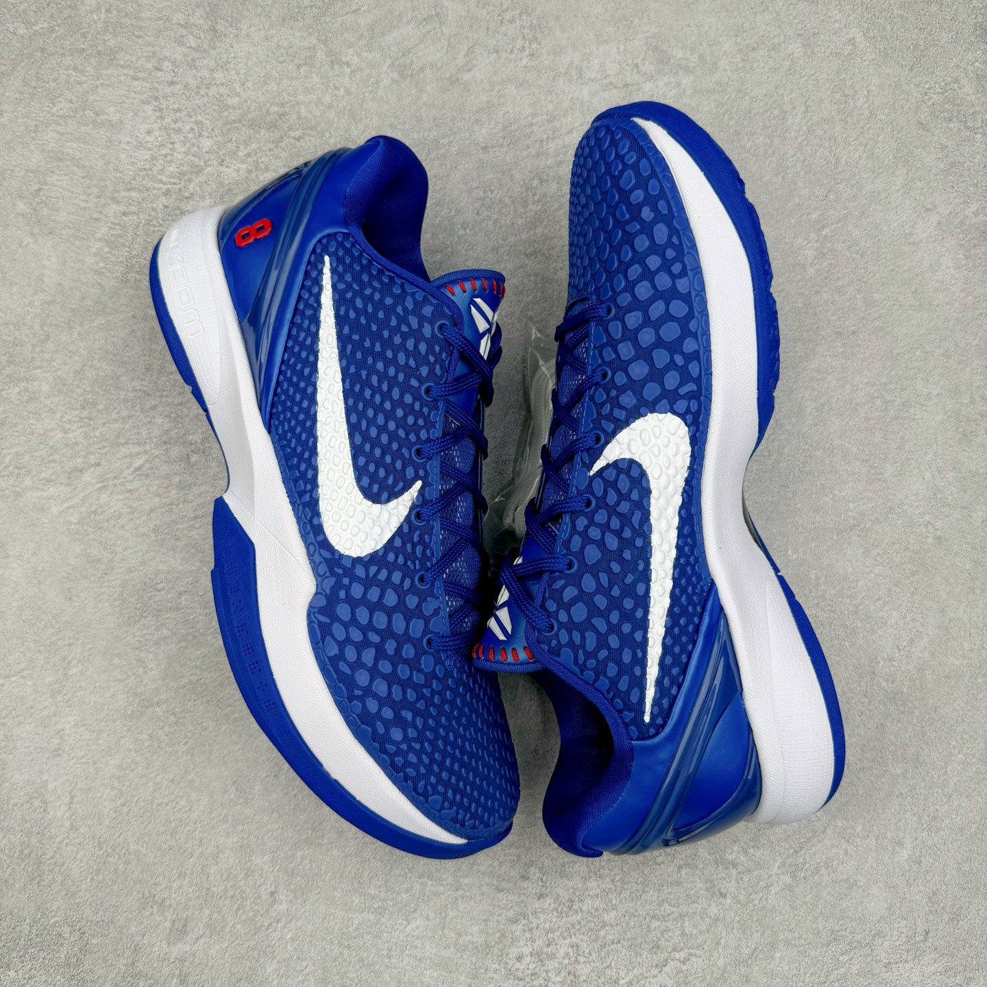 图片[3]-＃GX纯原 NK Zoom Kobe 6 Protro 科比六代 蓝白 CW2190-400 完美复刻公司货 前掌超大Zoom Turbo气垫 后掌EVA缓震 真正的原汁原味 还原ZP脚感 全身鞋材卡料色独家定制 唯一正确喷漆工艺Swoosh 正确凹凸蛇鳞工艺 正确鞋面渐变效果 内全置真动飞态线 独立原厂模具 最大尺码达到48.5码 首批不拼图大几率过验 亲测已过 支持各种高强度实战 无需担心 上脚价 补货周期极长 脚宽建议买大半码 科比系列前掌偏窄 不影响二次销售 支持七天无理由退换 尺码：40 40.5 41 42 42.5 43 44 44.5 45 45.5 46 47.5 48.5 49.6 50.5-选品中心