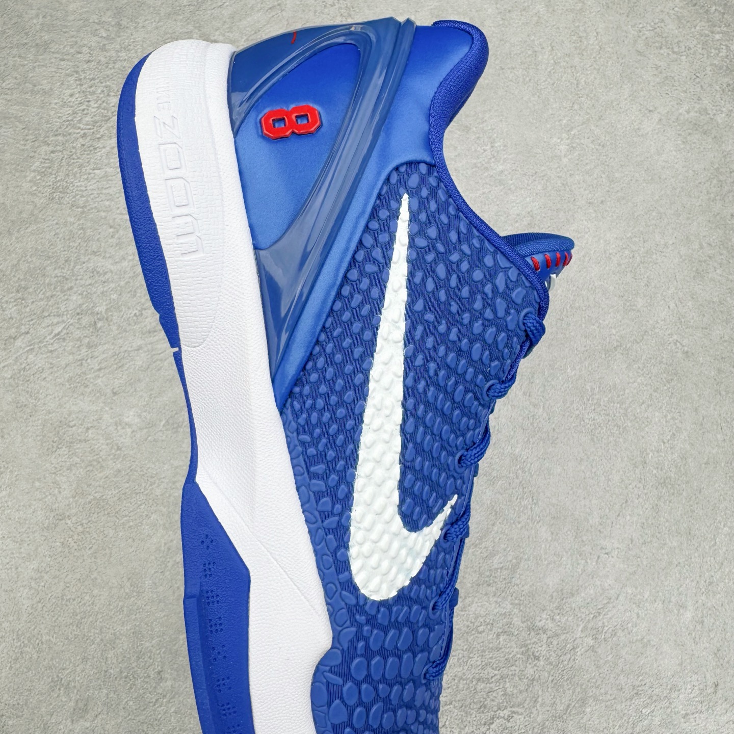 图片[6]-＃GX纯原 NK Zoom Kobe 6 Protro 科比六代 蓝白 CW2190-400 完美复刻公司货 前掌超大Zoom Turbo气垫 后掌EVA缓震 真正的原汁原味 还原ZP脚感 全身鞋材卡料色独家定制 唯一正确喷漆工艺Swoosh 正确凹凸蛇鳞工艺 正确鞋面渐变效果 内全置真动飞态线 独立原厂模具 最大尺码达到48.5码 首批不拼图大几率过验 亲测已过 支持各种高强度实战 无需担心 上脚价 补货周期极长 脚宽建议买大半码 科比系列前掌偏窄 不影响二次销售 支持七天无理由退换 尺码：40 40.5 41 42 42.5 43 44 44.5 45 45.5 46 47.5 48.5 49.6 50.5-选品中心