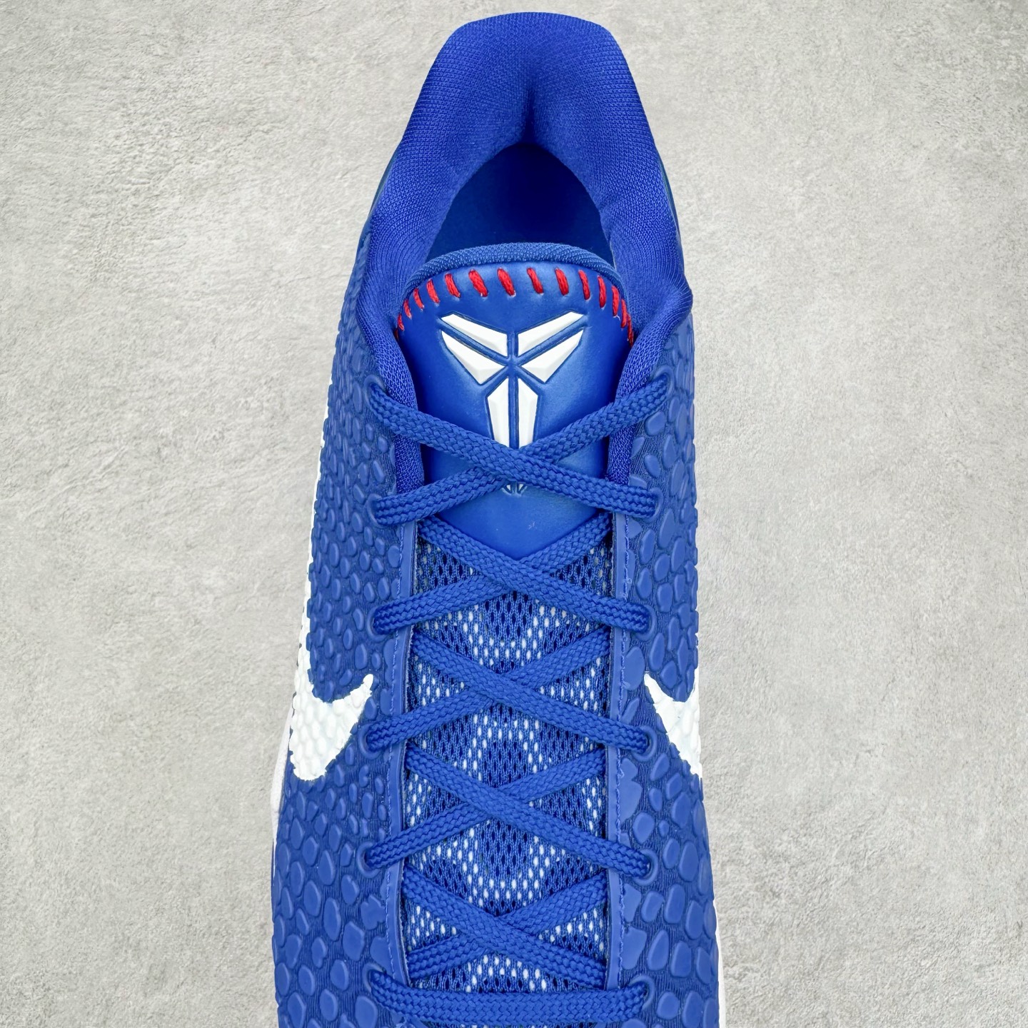 图片[5]-＃GX纯原 NK Zoom Kobe 6 Protro 科比六代 蓝白 CW2190-400 完美复刻公司货 前掌超大Zoom Turbo气垫 后掌EVA缓震 真正的原汁原味 还原ZP脚感 全身鞋材卡料色独家定制 唯一正确喷漆工艺Swoosh 正确凹凸蛇鳞工艺 正确鞋面渐变效果 内全置真动飞态线 独立原厂模具 最大尺码达到48.5码 首批不拼图大几率过验 亲测已过 支持各种高强度实战 无需担心 上脚价 补货周期极长 脚宽建议买大半码 科比系列前掌偏窄 不影响二次销售 支持七天无理由退换 尺码：40 40.5 41 42 42.5 43 44 44.5 45 45.5 46 47.5 48.5 49.6 50.5-选品中心