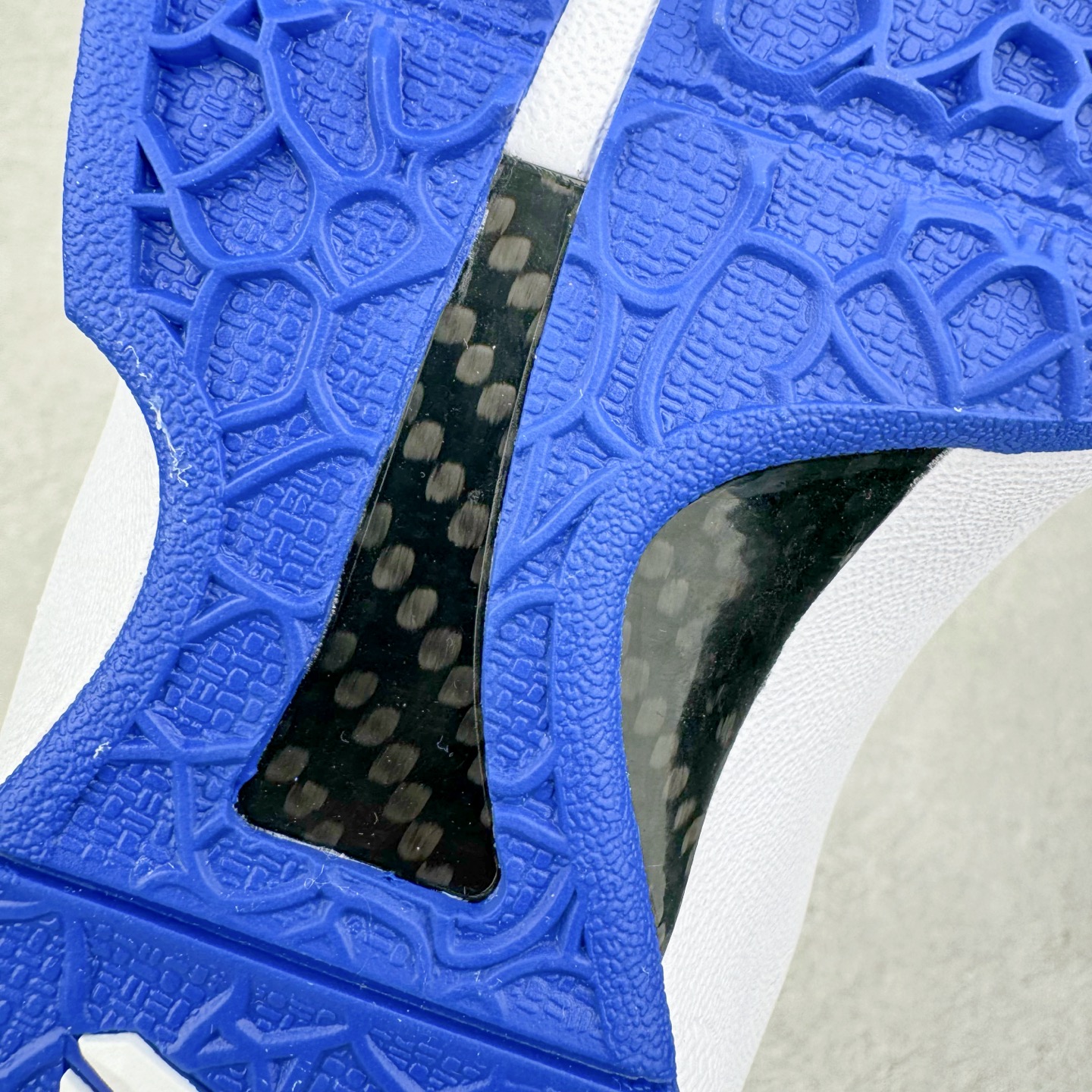 图片[20]-＃GX纯原 NK Zoom Kobe 6 Protro 科比六代 蓝白 CW2190-400 完美复刻公司货 前掌超大Zoom Turbo气垫 后掌EVA缓震 真正的原汁原味 还原ZP脚感 全身鞋材卡料色独家定制 唯一正确喷漆工艺Swoosh 正确凹凸蛇鳞工艺 正确鞋面渐变效果 内全置真动飞态线 独立原厂模具 最大尺码达到48.5码 首批不拼图大几率过验 亲测已过 支持各种高强度实战 无需担心 上脚价 补货周期极长 脚宽建议买大半码 科比系列前掌偏窄 不影响二次销售 支持七天无理由退换 尺码：40 40.5 41 42 42.5 43 44 44.5 45 45.5 46 47.5 48.5 49.6 50.5-选品中心