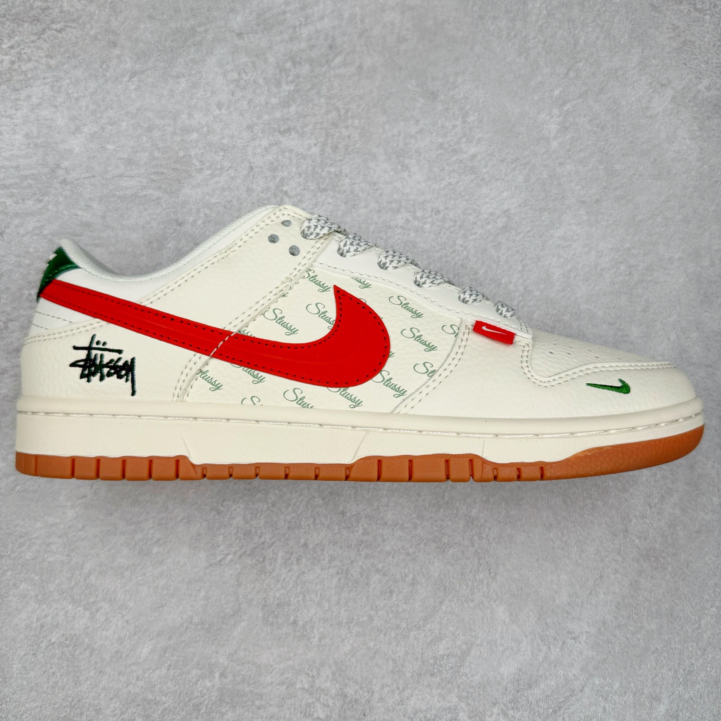 NK Dunk Low 定制配色 XS6089-542 大厂出品 极力推荐 原装头层材料 独家版型蒸餾加工帶來的是更好的视觉和脚感体验大厂纯原品质出货 清洁度 电绣工艺 皮料切割干净无任何毛边 细节完美 实拍调校N版已经零色差零失真 百分百还原实物色彩所见即所得 不存在货不对板色差等低级问题 选购参考实物拍摄 不混卖不参货 只用心做好货严格选品 承诺混一赔十 尺码：36 36.5 37.5 38 38.5 39 40 40.5 41 42 42.5 43 44 44.5 45-选品中心