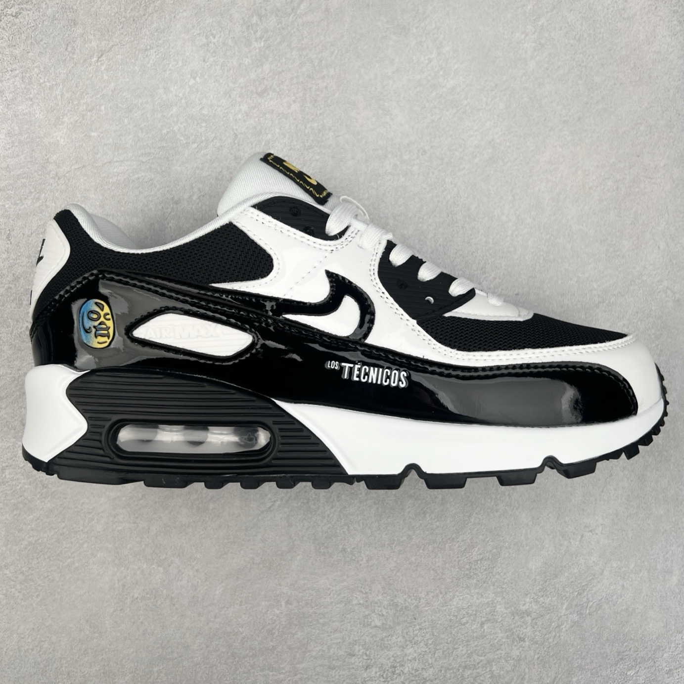 ＃MX版 NK Air MAX 90 气垫复古减震跑步鞋 DM6178-010 经典重温 独家陆续补货 外单专供大厂出品 品质稳定 一百余色 终端操作 Air Max 90于1990年推出 来自Air Max系列 在Air Max 1的基础上改进而得 增加了气垫面积 外型上也更为流线 最特別的就是加入了菱纹塑胶嵌板 为Air Max 90增添了许多潮流气息 皮革鞋面 造就出色耐穿性和支撑力 Max Air缓震配置搭配泡棉中底 令Air Max 90轻盈而舒适 华夫格橡胶外底 铸就Air Max 90非凡的抓地力 而Air Max 90不仅是一双跑鞋 它成功跨越了时间的演进 成为了球鞋文化与潮流圈中最熟为人知的鞋款之一 尺码：36 36.5 37.5 38 38.5 39 40 40.5 41 42 42.5 43 44 44.5 45-选品中心