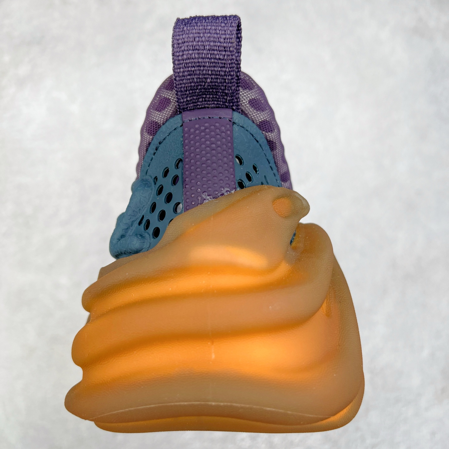 图片[8]-＃DG莞产 Salehe Bembury x Crocs Pollex Juniper 卡骆驰联名款经典简约休闲沙滩洞洞拖鞋凉鞋 透明防水袋包装 注意配件需单独购买 超轻Croslite专利材料打造 鞋面更加耐用易清洗 该鞋款轻盈舒适 2002年 经典克骆格诞生 秉承外形简单 穿着舒适的初衷 不断为消费者带来舒适的穿着体验 穿出“趣”味 鞋面洞洞可搭彰显个性的智必星 一鞋两穿 可调节式后跟带增添鞋身的稳固性能 放前面变成愜意舒适的凉拖 放后面行走跑跳更加稳妥 Croslite ™材料 封闭式细胞树脂 能够在体温作用下自动变形以适应脚部形状 涉水性优秀的同时易于清洁 抓地力强 不易打滑 Crocs的核心理念：轻便 灵活 全方位的舒适感 同步官方尺码：M4（36-37） M5（37-38）M6（38-39）M7（39-40）M8（41-42）M9（42-43）M10（43-44）M11（45-46）-选品中心