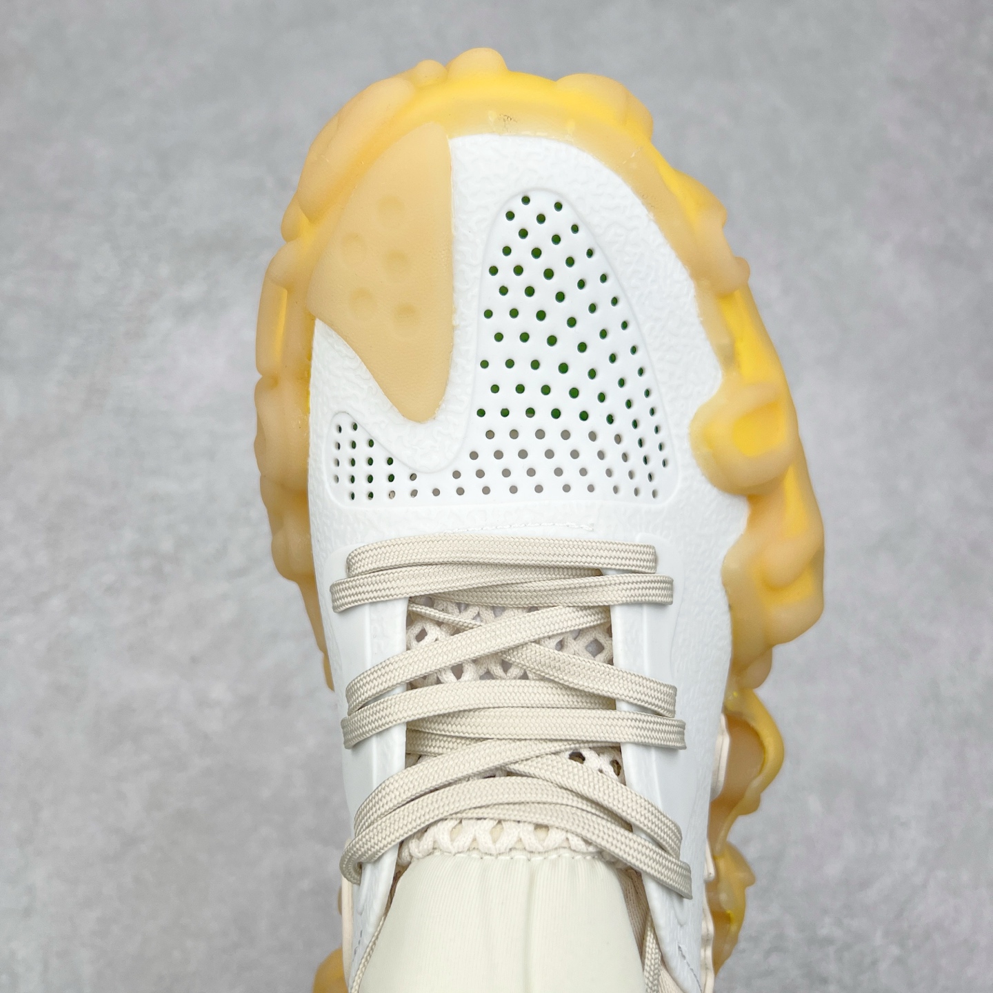 图片[4]-＃DG莞产 Salehe Bembury x Crocs Pollex Juniper 卡骆驰联名款经典简约休闲沙滩洞洞拖鞋凉鞋 透明防水袋包装 注意配件需单独购买 超轻Croslite专利材料打造 鞋面更加耐用易清洗 该鞋款轻盈舒适 2002年 经典克骆格诞生 秉承外形简单 穿着舒适的初衷 不断为消费者带来舒适的穿着体验 穿出“趣”味 鞋面洞洞可搭彰显个性的智必星 一鞋两穿 可调节式后跟带增添鞋身的稳固性能 放前面变成愜意舒适的凉拖 放后面行走跑跳更加稳妥 Croslite ™材料 封闭式细胞树脂 能够在体温作用下自动变形以适应脚部形状 涉水性优秀的同时易于清洁 抓地力强 不易打滑 Crocs的核心理念：轻便 灵活 全方位的舒适感 同步官方尺码：M4（36-37） M5（37-38）M6（38-39）M7（39-40）M8（41-42）M9（42-43）M10（43-44）M11（45-46）-选品中心