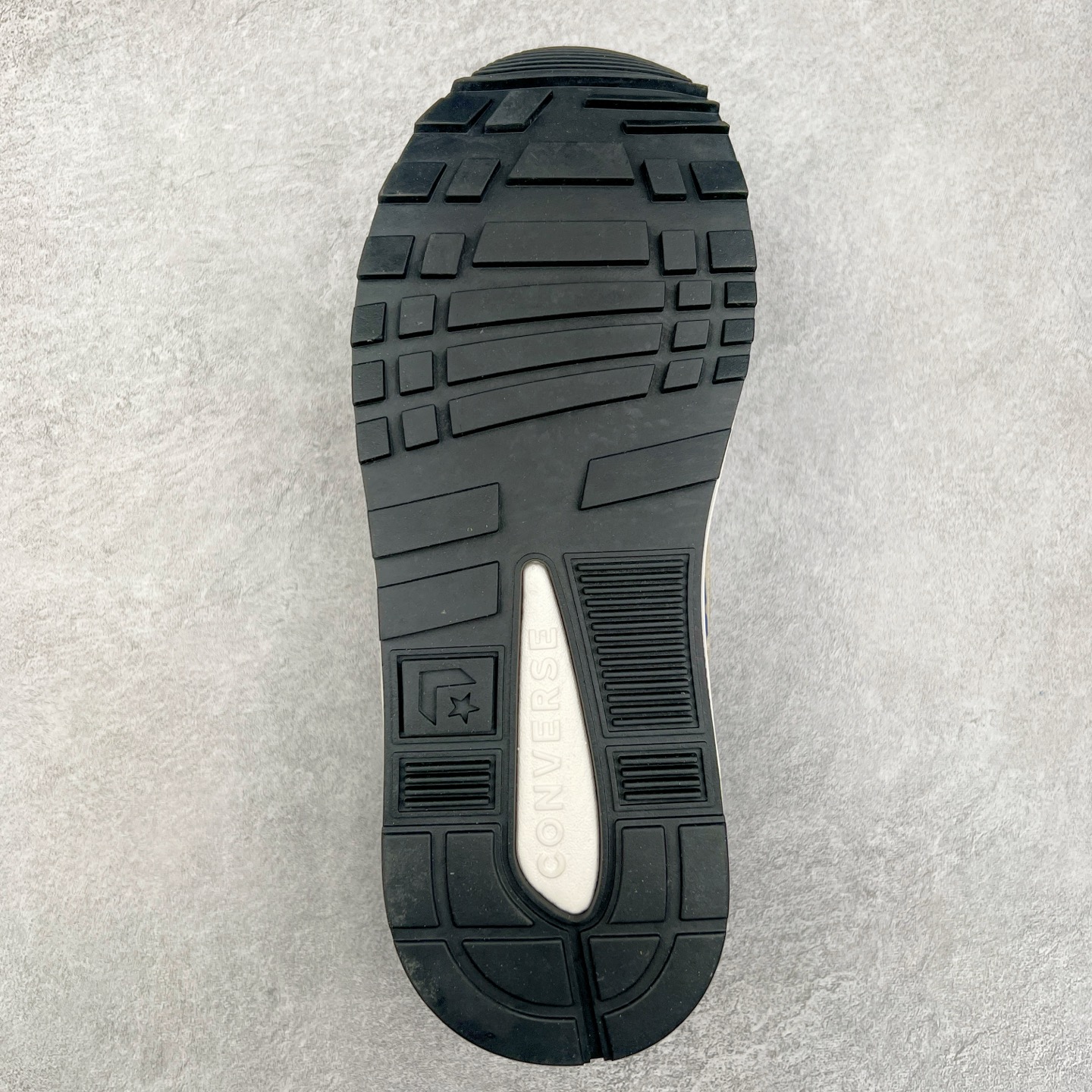 图片[9]-Converse WAVE TRAINER OX 舒适防滑耐磨 复古休闲通勤跑鞋 鞋面采用透气网布材质 搭配部分质感麂皮拼接 层次丰富且不失高级感 鞋身线条设计与鞋侧星星标志相呼应 简约不简单 货号：A12837C 白灰 货号：A12835C 白橙 货号：A12836C 白蓝 尺码：36 36.5 37 37.5 38 39 39.5 40 41 41.5 42 42.5 43 44-选品中心