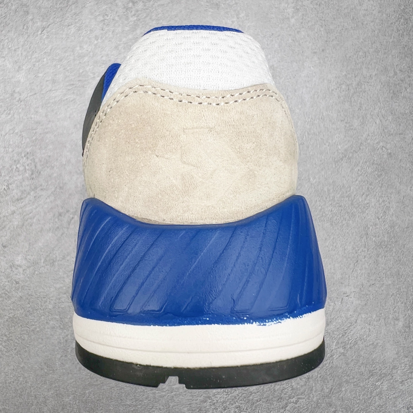 图片[8]-Converse WAVE TRAINER OX 舒适防滑耐磨 复古休闲通勤跑鞋 鞋面采用透气网布材质 搭配部分质感麂皮拼接 层次丰富且不失高级感 鞋身线条设计与鞋侧星星标志相呼应 简约不简单 货号：A12837C 白灰 货号：A12835C 白橙 货号：A12836C 白蓝 尺码：36 36.5 37 37.5 38 39 39.5 40 41 41.5 42 42.5 43 44-选品中心