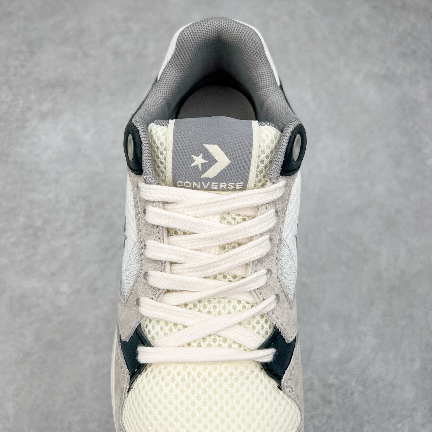 图片[5]-Converse WAVE TRAINER OX 舒适防滑耐磨 复古休闲通勤跑鞋 鞋面采用透气网布材质 搭配部分质感麂皮拼接 层次丰富且不失高级感 鞋身线条设计与鞋侧星星标志相呼应 简约不简单 货号：A12837C 白灰 货号：A12835C 白橙 货号：A12836C 白蓝 尺码：36 36.5 37 37.5 38 39 39.5 40 41 41.5 42 42.5 43 44-选品中心