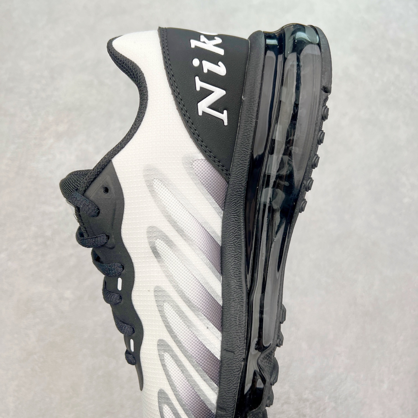 图片[7]-NK Air Max Pegasus Trail 2027 经典舒适时尚耐磨透气低帮气垫跑步鞋 DN2827 携时尚设计闪亮回归 出众有型 采用网眼布细节和运动风无缝覆面 助你保持清爽感受 塑就焕新造型 经典 Flywire 设计搭配经典全掌型 Max Air 缓震配置 缔造出众舒适感和支撑效果实拍调校N版已经零色差零失真 百分百还原实物色彩所见即所得 不存在货不对板色差等低级问题 选购参考实物拍摄 不混卖不参货 只用心做好货严格选品 承诺混一赔十 尺码：35.5 36 36.5 37.5 38 38.5 39 40 40.5 41 42 42.5 43 44 44.5 45-选品中心