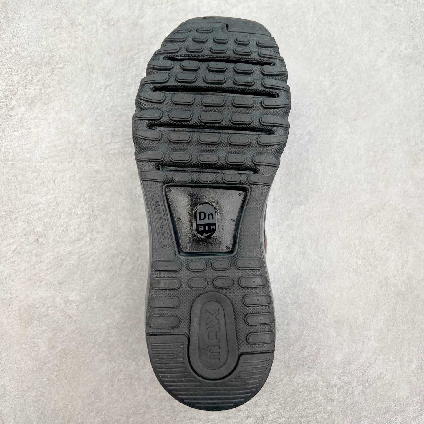 图片[9]-NK Air Max Pegasus Trail 2027 经典舒适时尚耐磨透气低帮气垫跑步鞋 DN2827 携时尚设计闪亮回归 出众有型 采用网眼布细节和运动风无缝覆面 助你保持清爽感受 塑就焕新造型 经典 Flywire 设计搭配经典全掌型 Max Air 缓震配置 缔造出众舒适感和支撑效果实拍调校N版已经零色差零失真 百分百还原实物色彩所见即所得 不存在货不对板色差等低级问题 选购参考实物拍摄 不混卖不参货 只用心做好货严格选品 承诺混一赔十 尺码：35.5 36 36.5 37.5 38 38.5 39 40 40.5 41 42 42.5 43 44 44.5 45-选品中心