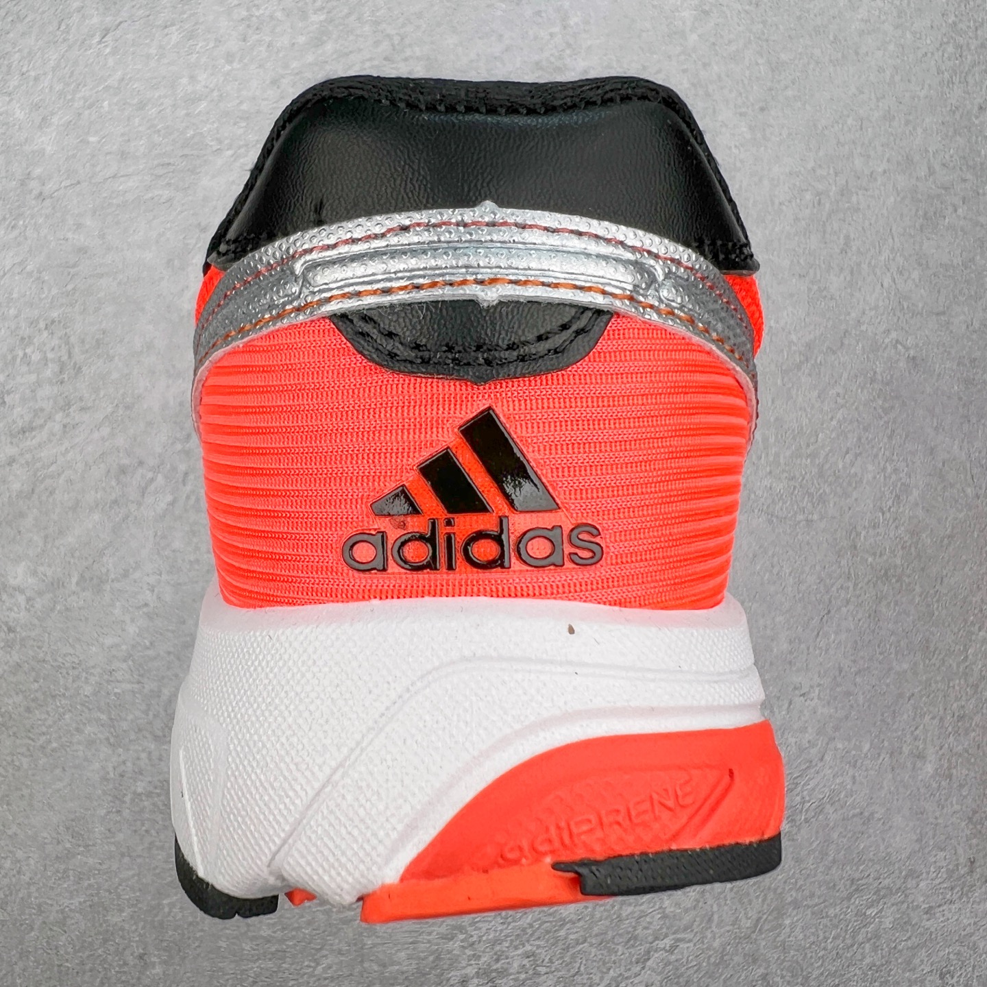 图片[8]-BAD BUNNY x AD Originals ADIZERO SL 72 联名柔软舒适防滑耐磨低帮生活休闲鞋 IH0971此番 Bad Bunny 和 adidas 以 Adizero SL 72 为蓝本，推出 3 款不同配色，设计灵感汲取自复古跑鞋 SL 72 ，将经典元素与现代风尚相融合，打造出别具一格的鞋履。鞋面采用多层次叠加设计，很有层次感，吸引人。选用华夫格网、绒面革、皮革和灯芯绒等优质材料。鞋身上的 “ Para Bad Bunny ”中足标识与双阿迪达斯标志，彰显了双方的合作身份。搭载 Adizero 泡棉中底，确保卓越的舒适性与性能表现。尺码：36 36.5 37.5 38 38.5 39 40 40.5 41 42 42.5 43 44 44.5 45-选品中心