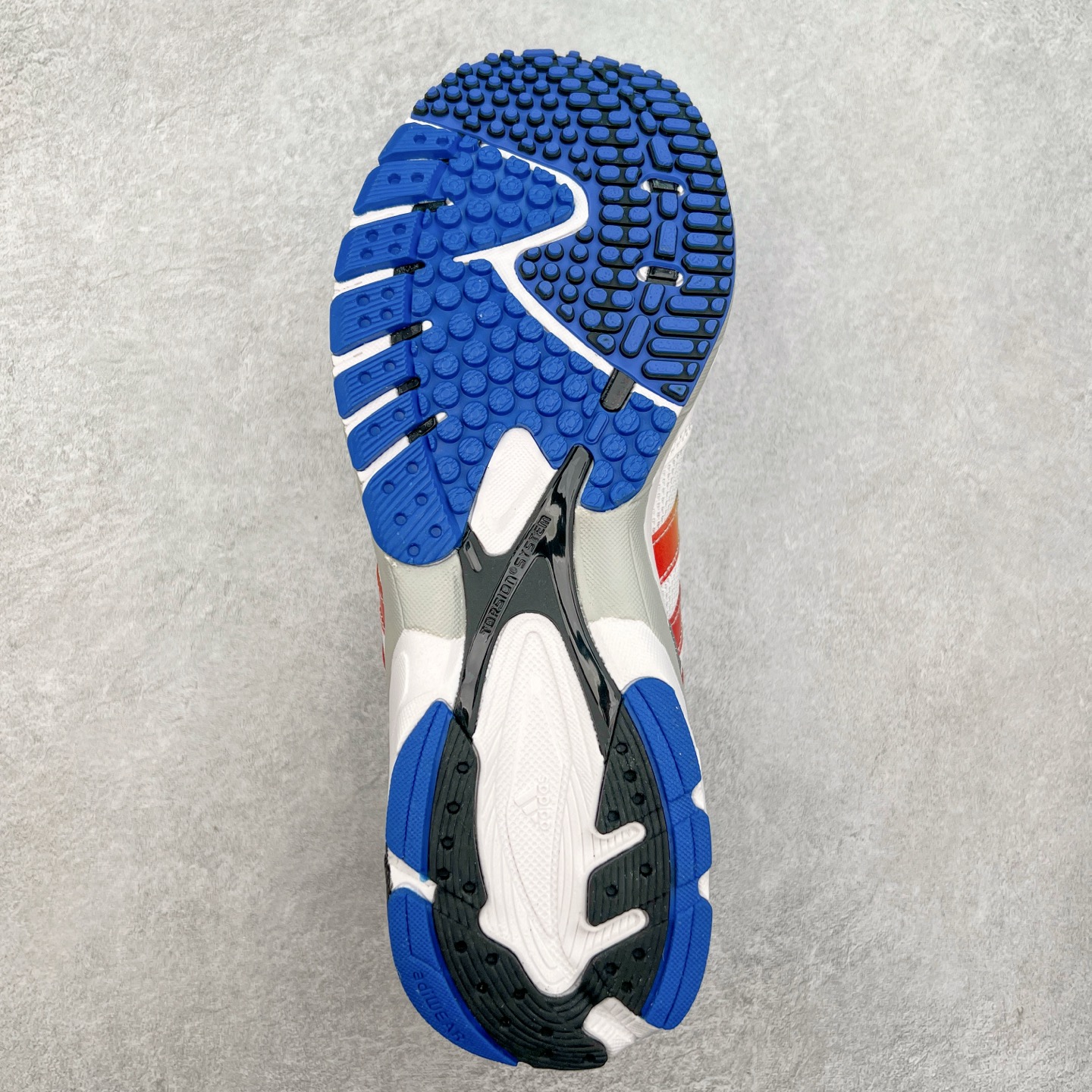 图片[9]-BAD BUNNY x AD Originals ADIZERO SL 72 联名柔软舒适防滑耐磨低帮生活休闲鞋 JI2684此番 Bad Bunny 和 adidas 以 Adizero SL 72 为蓝本，推出 3 款不同配色，设计灵感汲取自复古跑鞋 SL 72 ，将经典元素与现代风尚相融合，打造出别具一格的鞋履。鞋面采用多层次叠加设计，很有层次感，吸引人。选用华夫格网、绒面革、皮革和灯芯绒等优质材料。鞋身上的 “ Para Bad Bunny ”中足标识与双阿迪达斯标志，彰显了双方的合作身份。搭载 Adizero 泡棉中底，确保卓越的舒适性与性能表现。尺码：36 36.5 37.5 38 38.5 39 40 40.5 41 42 42.5 43 44 44.5 45-选品中心