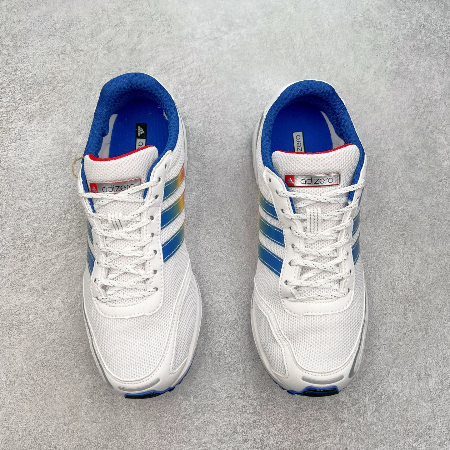 图片[2]-BAD BUNNY x AD Originals ADIZERO SL 72 联名柔软舒适防滑耐磨低帮生活休闲鞋 JI2684此番 Bad Bunny 和 adidas 以 Adizero SL 72 为蓝本，推出 3 款不同配色，设计灵感汲取自复古跑鞋 SL 72 ，将经典元素与现代风尚相融合，打造出别具一格的鞋履。鞋面采用多层次叠加设计，很有层次感，吸引人。选用华夫格网、绒面革、皮革和灯芯绒等优质材料。鞋身上的 “ Para Bad Bunny ”中足标识与双阿迪达斯标志，彰显了双方的合作身份。搭载 Adizero 泡棉中底，确保卓越的舒适性与性能表现。尺码：36 36.5 37.5 38 38.5 39 40 40.5 41 42 42.5 43 44 44.5 45-选品中心