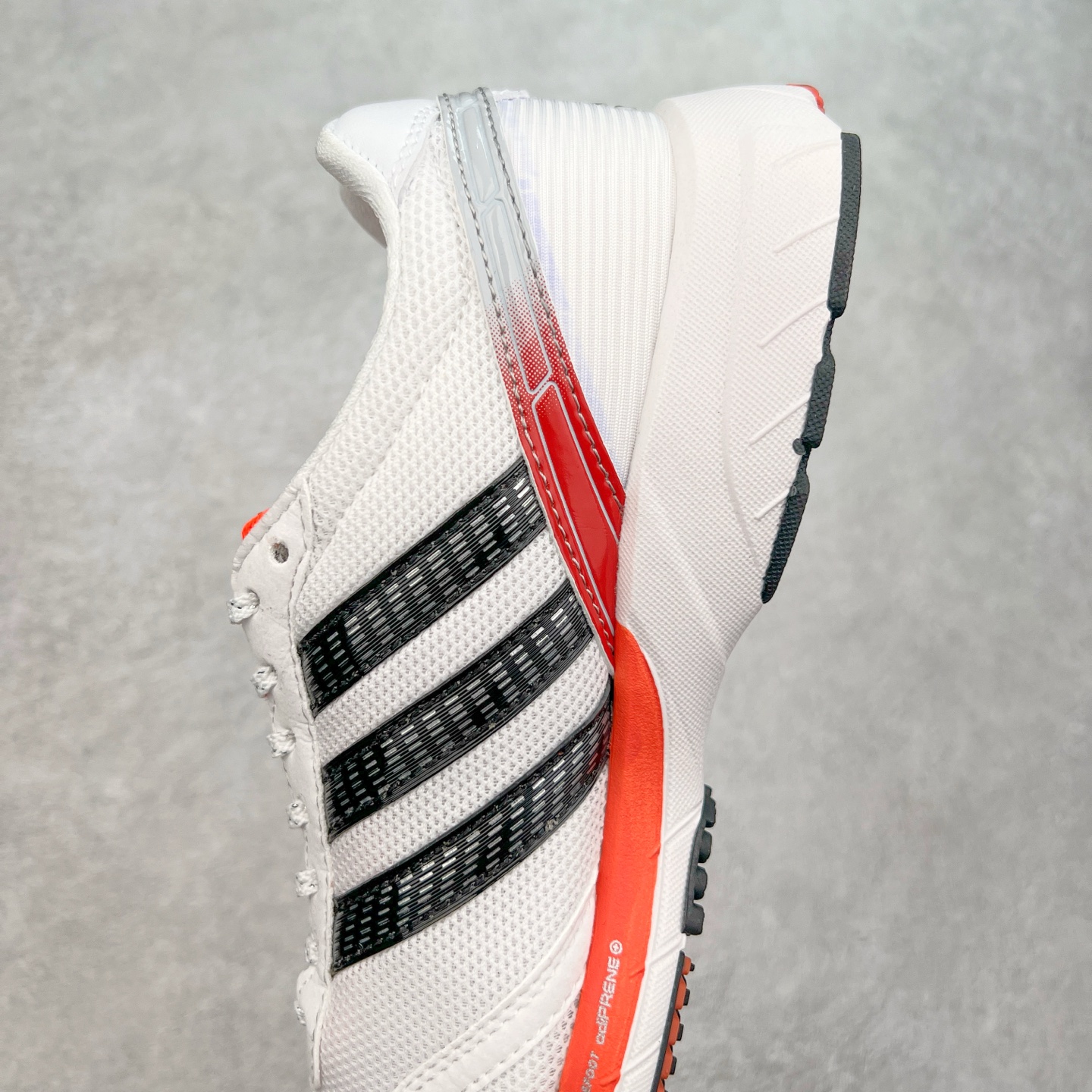 图片[7]-BAD BUNNY x AD Originals ADIZERO SL 72 联名柔软舒适防滑耐磨低帮生活休闲鞋 JH9972 此番 Bad Bunny 和 adidas 以 Adizero SL 72 为蓝本，推出 3 款不同配色，设计灵感汲取自复古跑鞋 SL 72 ，将经典元素与现代风尚相融合，打造出别具一格的鞋履。鞋面采用多层次叠加设计，很有层次感，吸引人。选用华夫格网、绒面革、皮革和灯芯绒等优质材料。鞋身上的 “ Para Bad Bunny ”中足标识与双阿迪达斯标志，彰显了双方的合作身份。搭载 Adizero 泡棉中底，确保卓越的舒适性与性能表现。尺码：36 36.5 37.5 38 38.5 39 40 40.5 41 42 42.5 43 44 44.5 45-选品中心